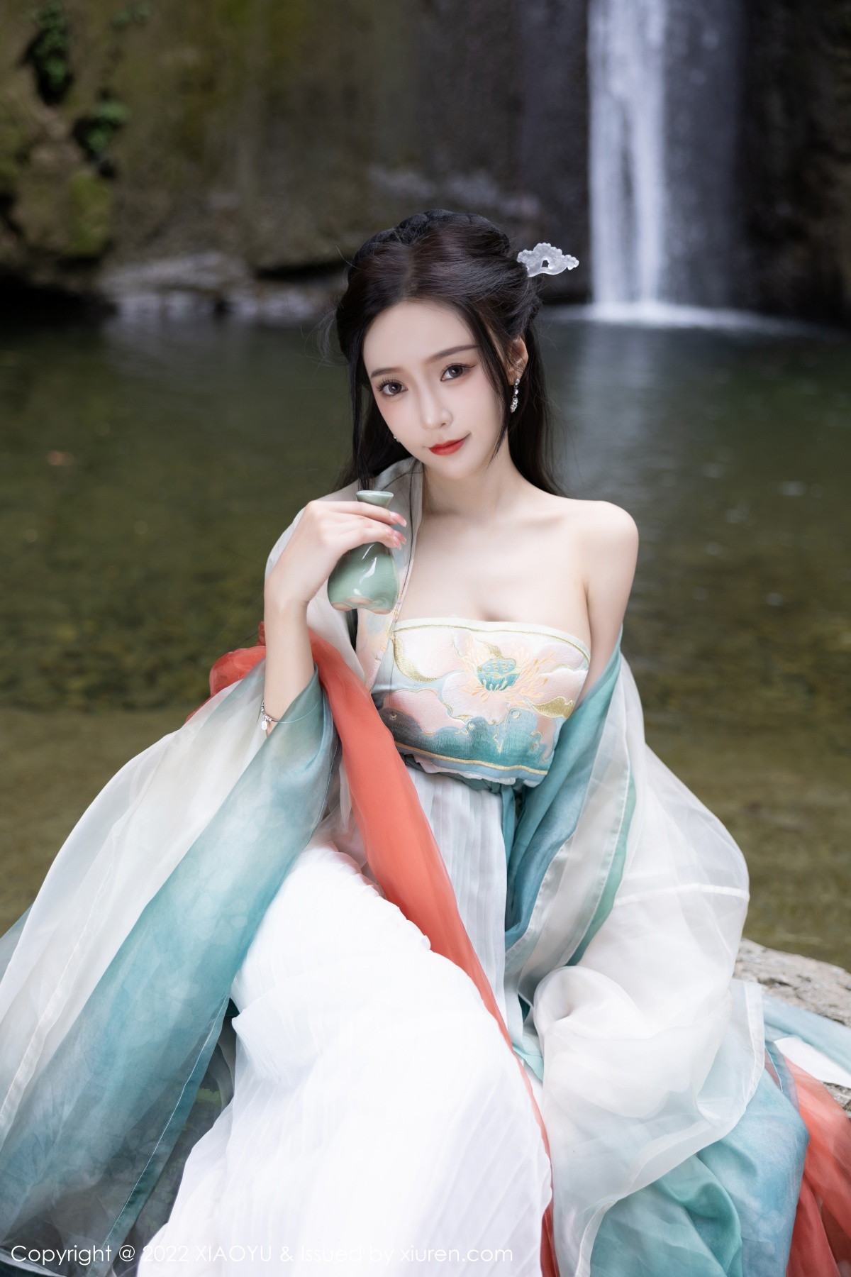 xgyw.top_[XiaoYu画语界]Vol.889_女神王馨瑶yanni杭州旅拍户外场景性感浅色古装服迷人诱惑写真92P
