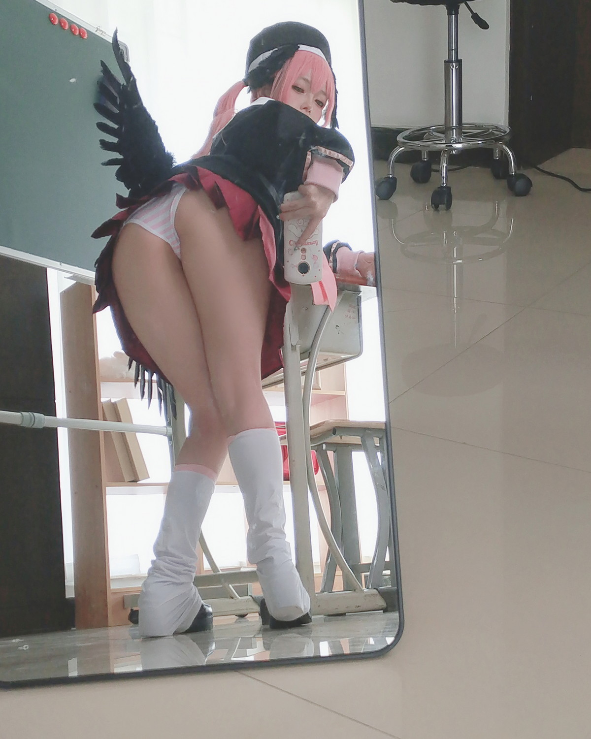 xgyw.top_Cosplay美女日奈娇下江小春主题室内脱性感学生制服露三点式内衣迷人诱惑写真149P