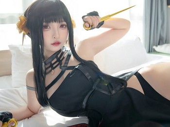 小妹美校花楽板真冬约尔太太主题性感黑色吊裙配皮质腿袜秀蜜桃臀美腿骚扰写真75P