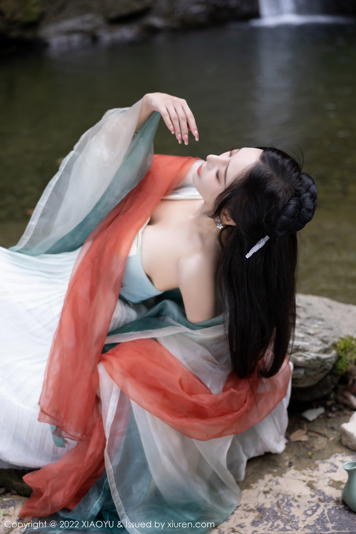 xgyw.top_[XiaoYu画语界]Vol.889_女神王馨瑶yanni杭州旅拍户外场景性感浅色古装服迷人诱惑写真92P