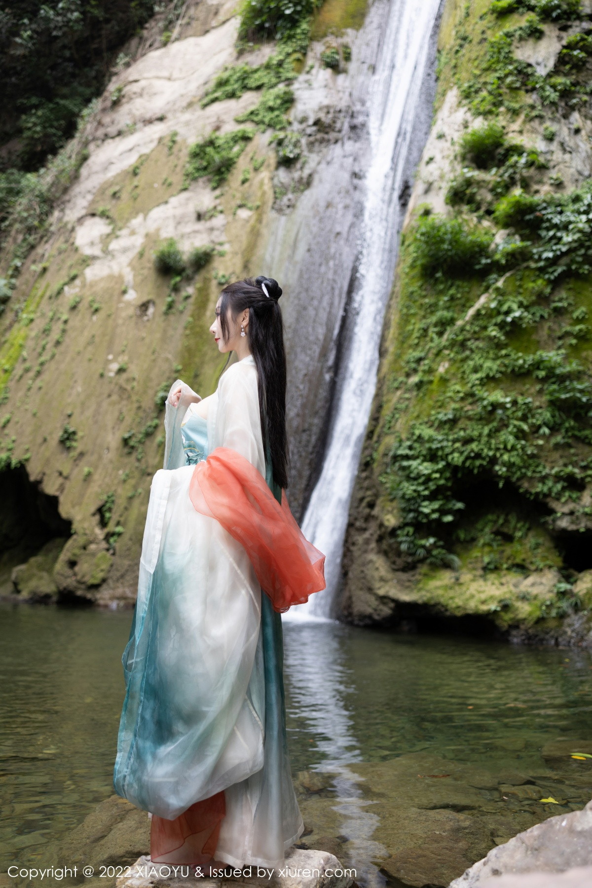 xgyw.top_[XiaoYu画语界]Vol.889_女神王馨瑶yanni杭州旅拍户外场景性感浅色古装服迷人诱惑写真92P