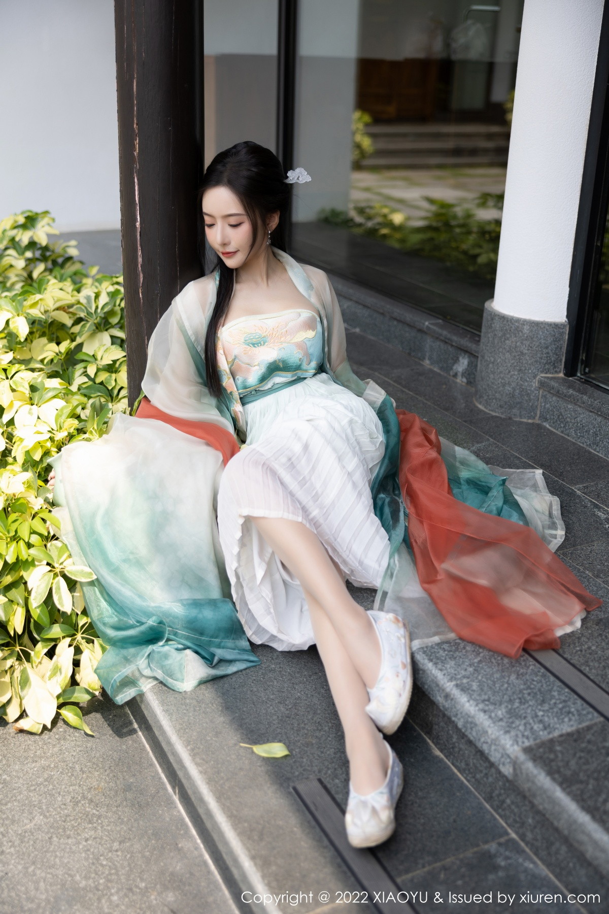 xgyw.top_[XiaoYu画语界]Vol.889_女神王馨瑶yanni杭州旅拍户外场景性感浅色古装服迷人诱惑写真92P
