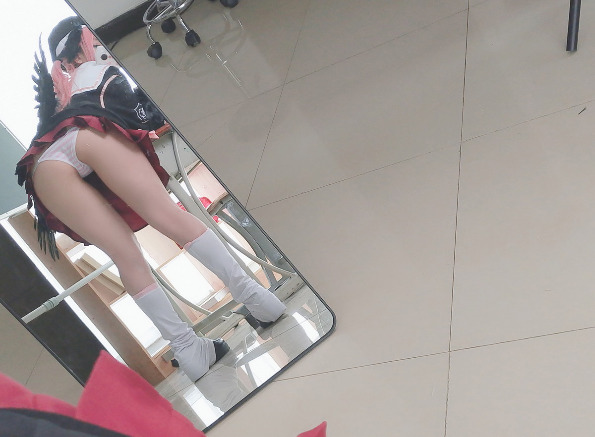 xgyw.top_Cosplay美女日奈娇下江小春主题室内脱性感学生制服露三点式内衣迷人诱惑写真149P