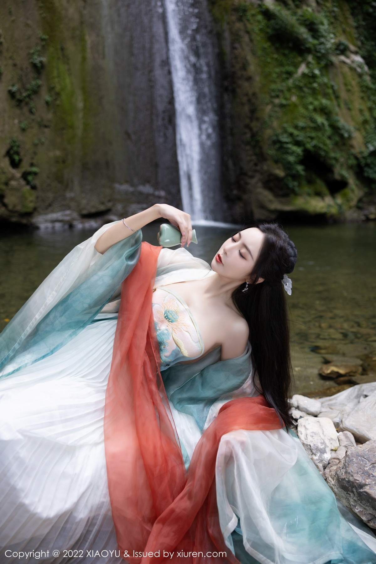 xgyw.top_[XiaoYu画语界]Vol.889_女神王馨瑶yanni杭州旅拍户外场景性感浅色古装服迷人诱惑写真92P