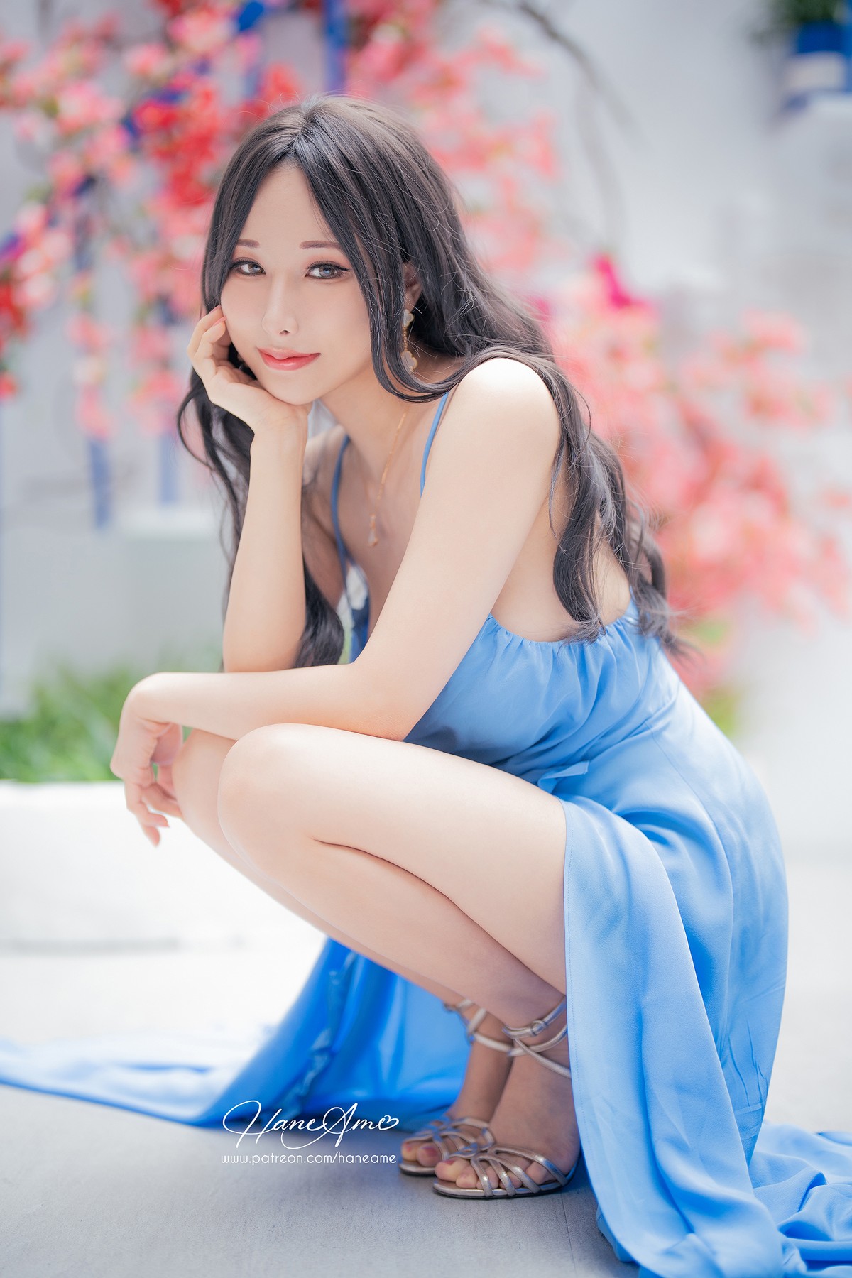 xgyw.top_Coser美女雨波_HaneAme爱琴海主题户外性感深蓝吊带长裙秀完美身材迷人写真39P