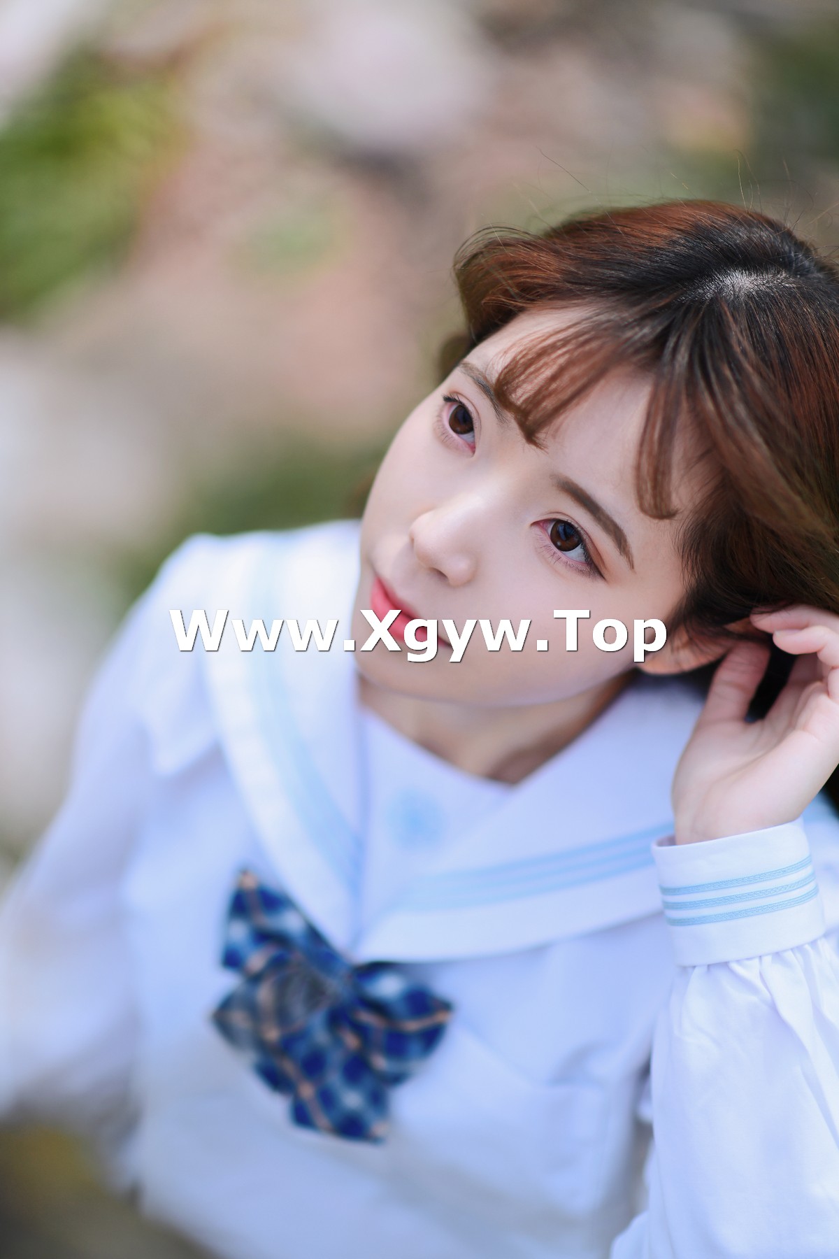 xgyw.top_微博妹子Fushii_海堂樱花树下主题户外白衬衫配格子短裙白丝袜秀美腿性感写真41P