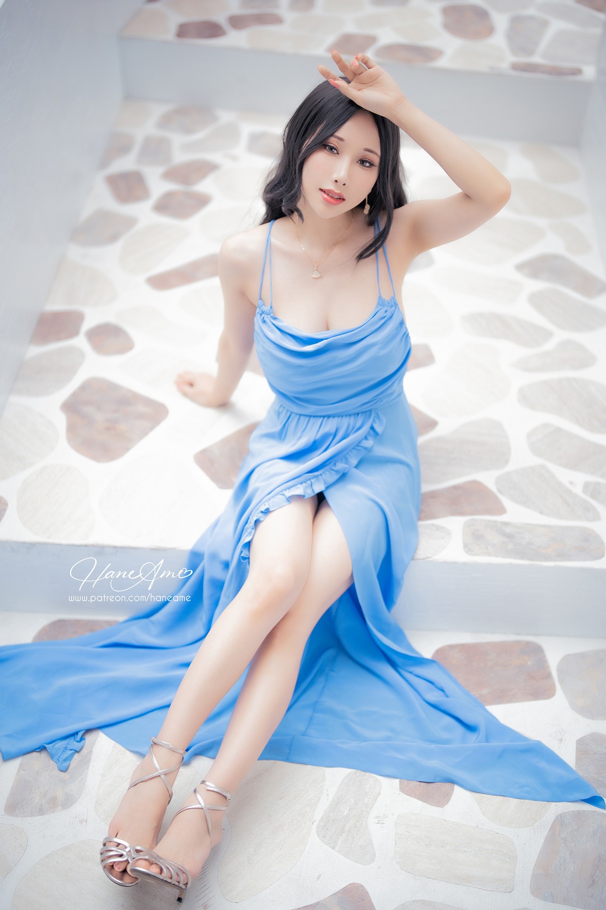 xgyw.top_Coser美女雨波_HaneAme爱琴海主题户外性感深蓝吊带长裙秀完美身材迷人写真39P