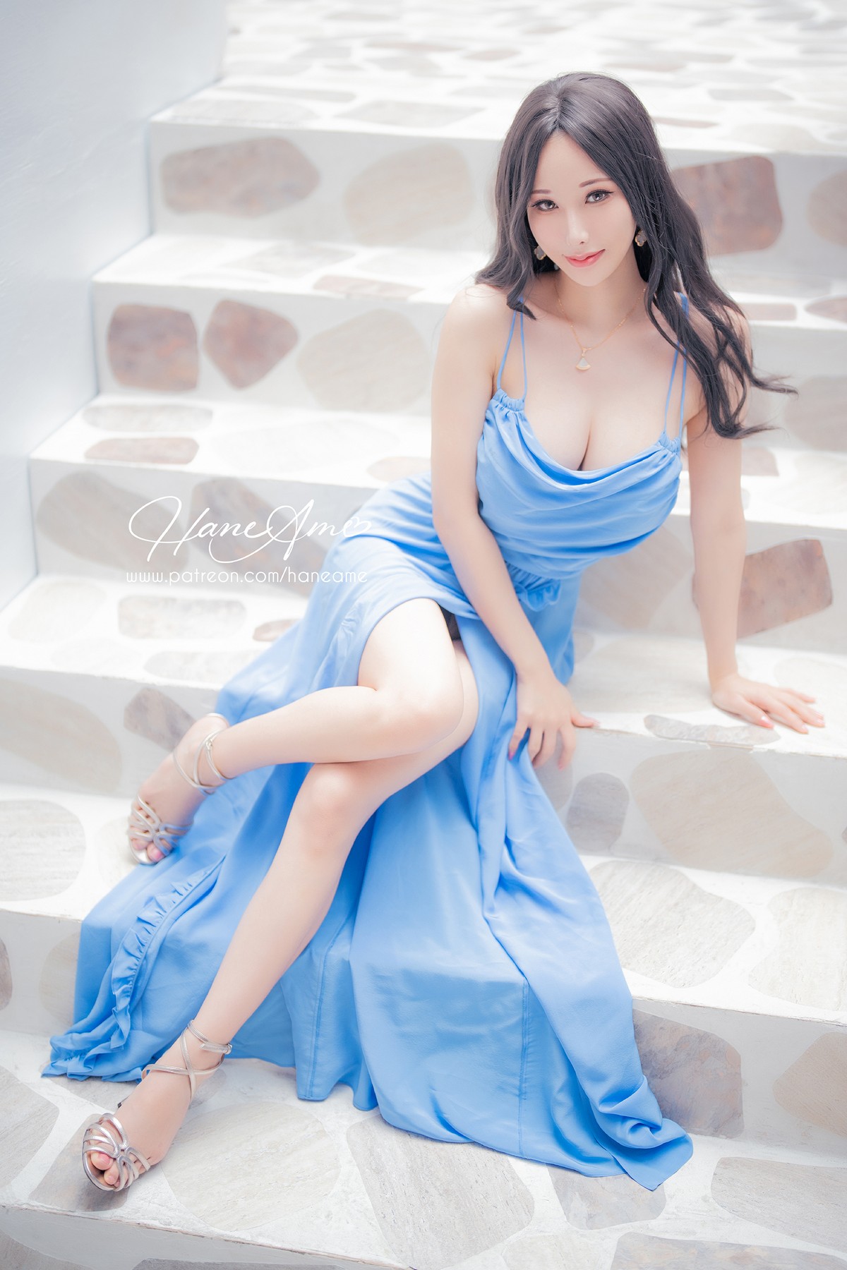xgyw.top_Coser美女雨波_HaneAme爱琴海主题户外性感深蓝吊带长裙秀完美身材迷人写真39P