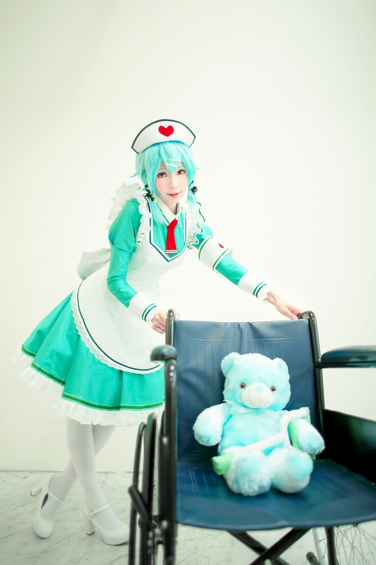 xgyw.top_Coser妹子Ely_eee诗乃护士主题私房性感绿色护士装秀完美身材迷人诱惑写真32P