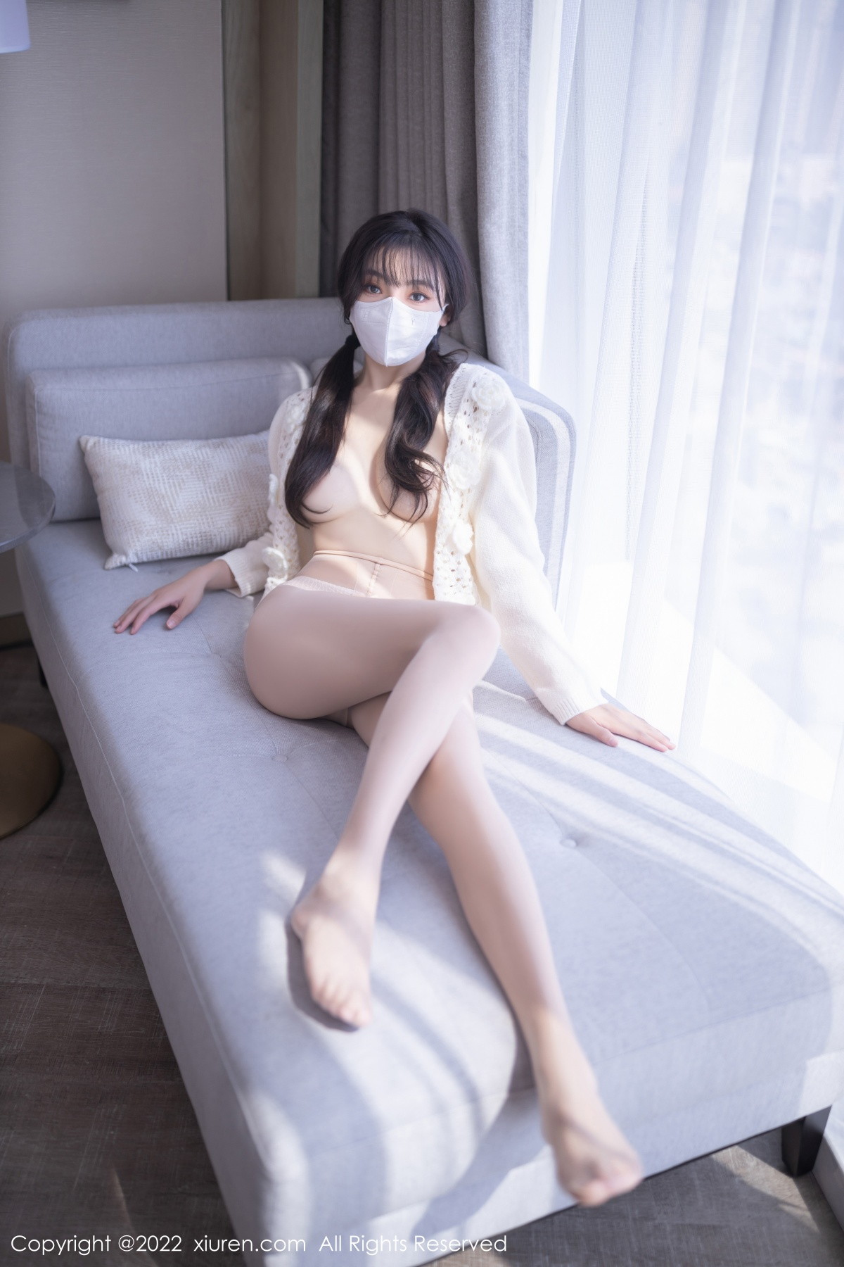 xgyw.top_[XiuRen秀人网]No.5771_模特陆萱萱性感白色毛线衣配浅色短裙半脱秀完美身材诱惑写真84P