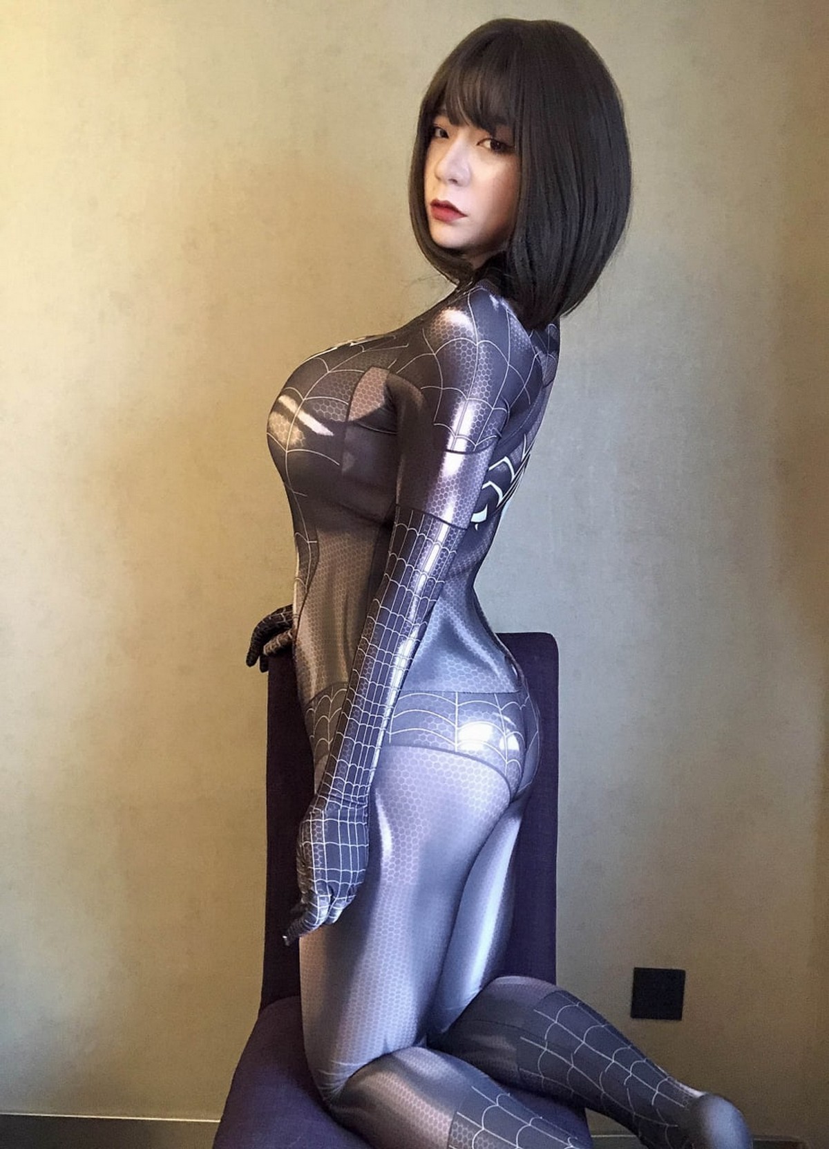 xgyw.top_网络美女奶兔biubiu蜘蛛侠妹妹主题性感黑色蜘蛛侠服饰紧身秀完美身材诱惑写真87P