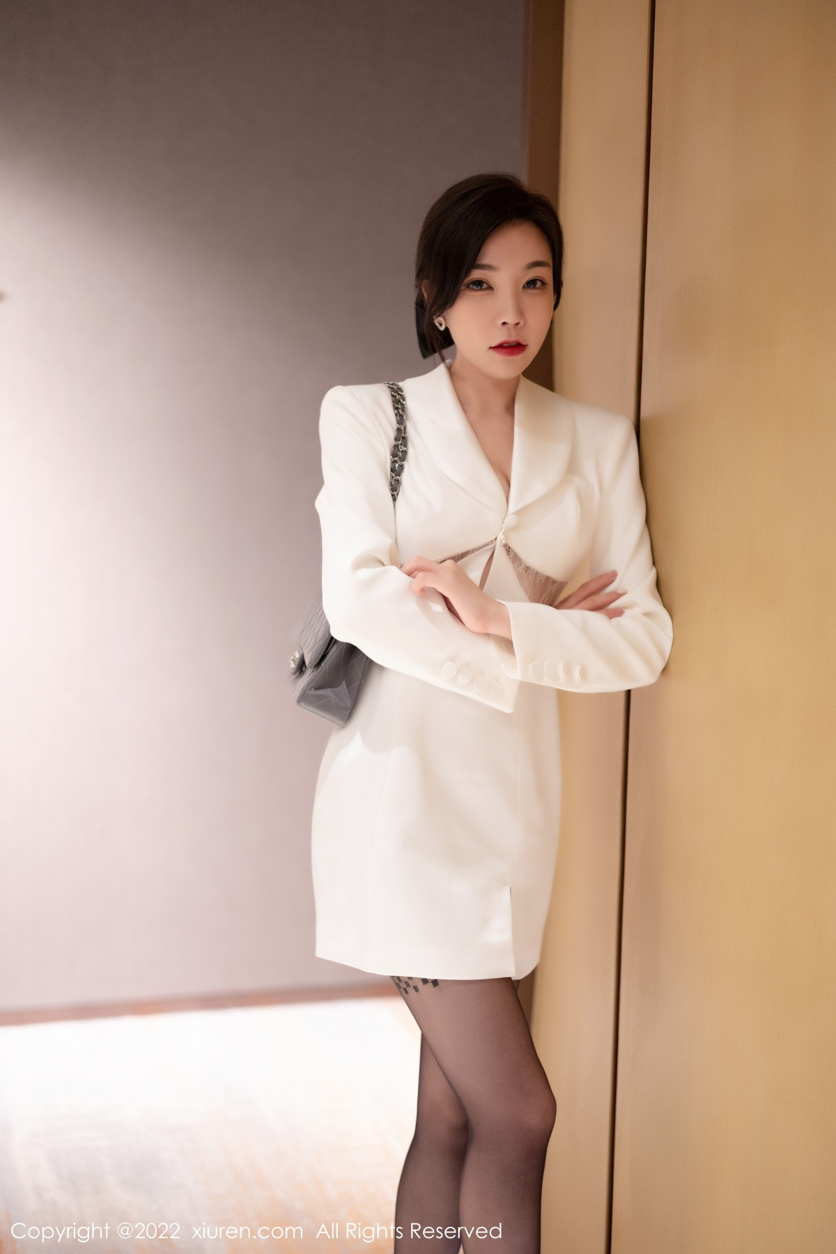 xgyw.top_[XiuRen秀人网]No.5770_女神徐莉芝Booty脱白上衣露浅色情趣蕾丝内衣超薄黑丝诱惑写真84P