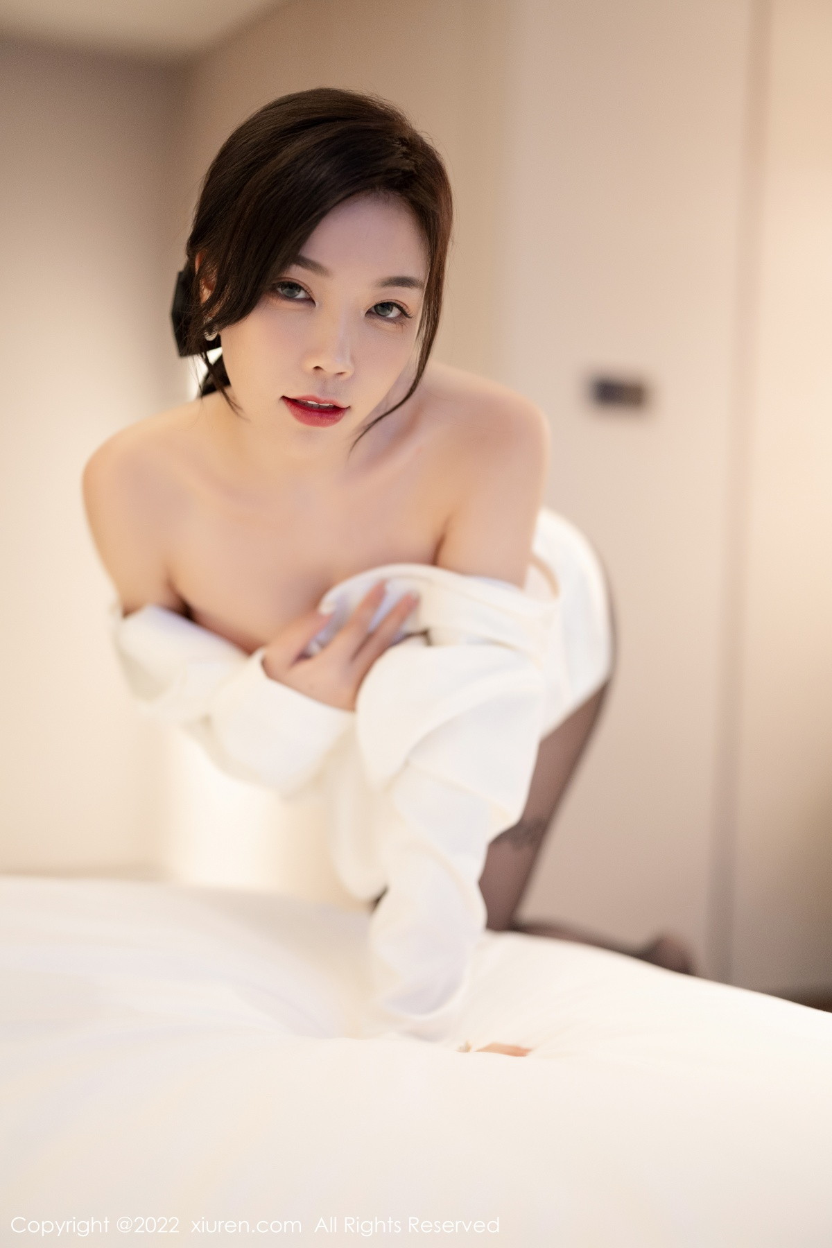 xgyw.top_[XiuRen秀人网]No.5770_女神徐莉芝Booty脱白上衣露浅色情趣蕾丝内衣超薄黑丝诱惑写真84P