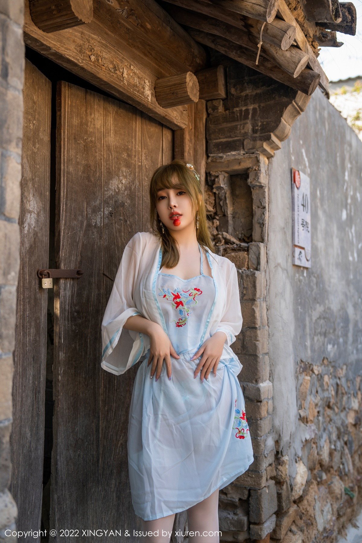 xgyw.top_[XINGYAN星颜社]VOL.150_女神王雨纯户外白色轻透古装服饰配白丝袜秀完美身材诱惑写真75P