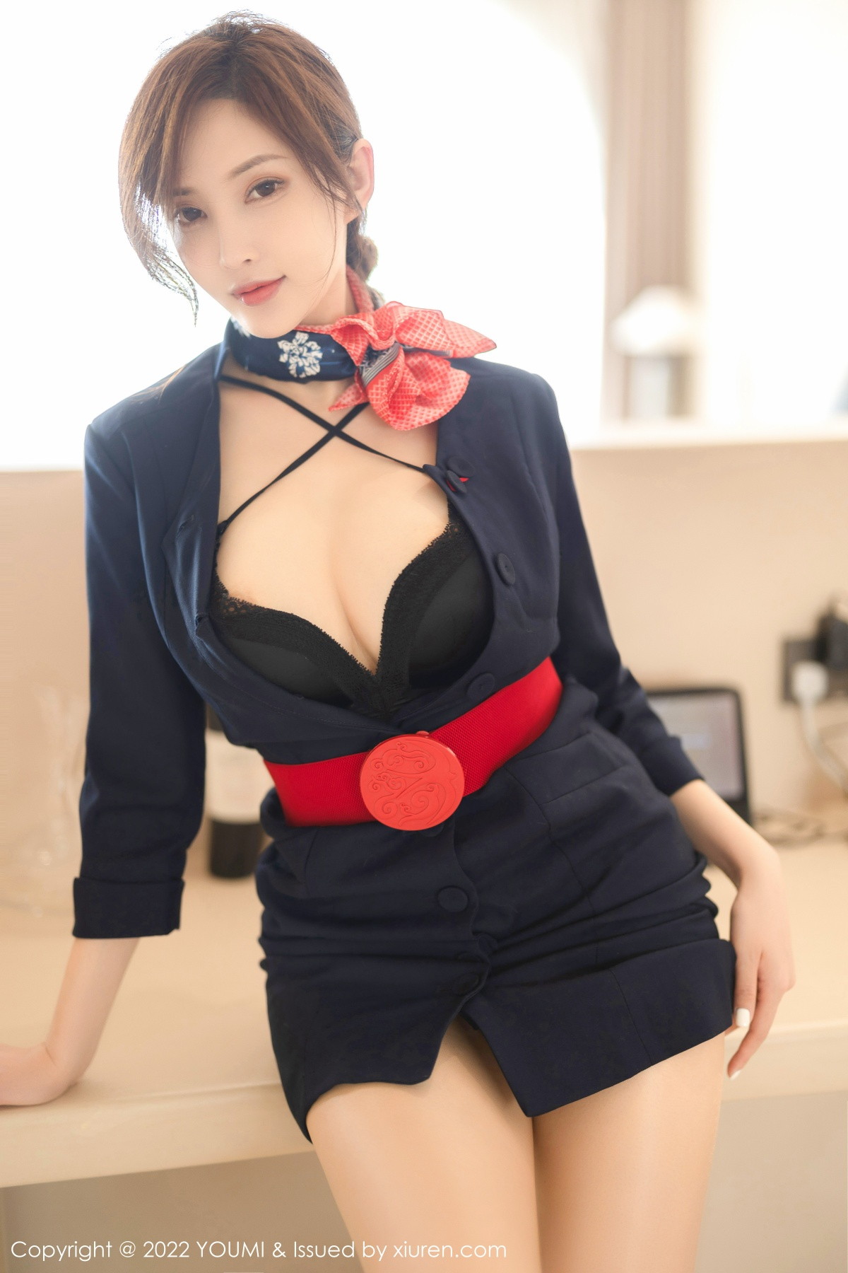 xgyw.top_[YouMi尤蜜荟]Vol.858_女神奶瓶土肥圆性感深色制服套装半脱秀丰满身材迷人诱惑写真77P
