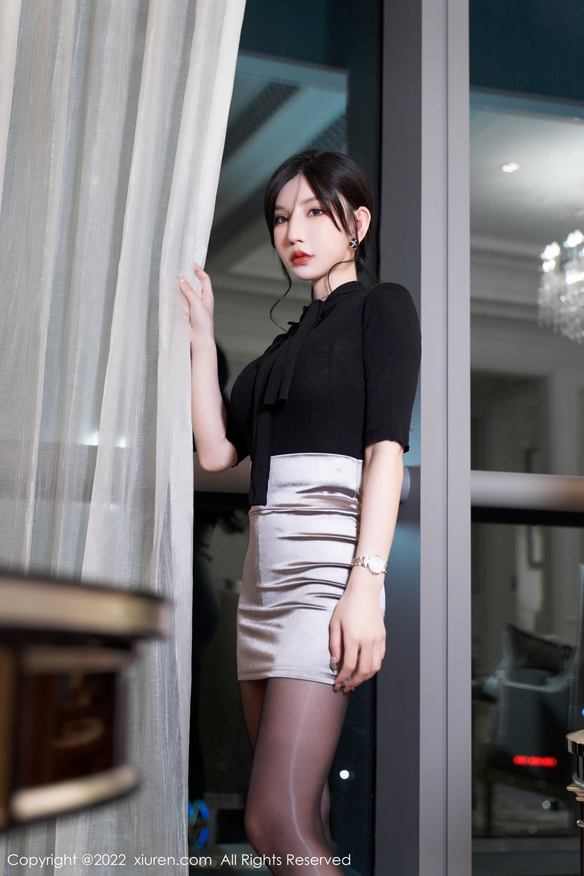 xgyw.top_XiuRen第5777期_女神周于希Sally黑上衣配浅色短裙露超薄闪亮黑丝极致魅惑写真89P