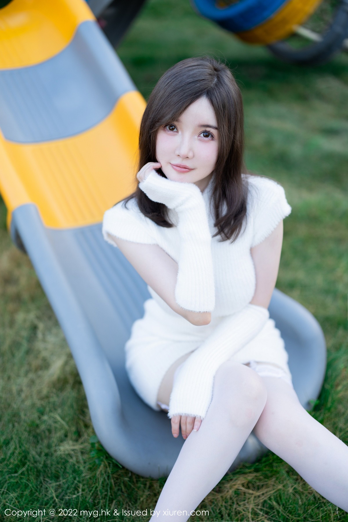 xgyw.top_[MyGirl美媛馆]Vol.644_模特糯美子脱性感白色连衣短裙露蕾丝内衣配白丝吊袜诱惑写真65P
