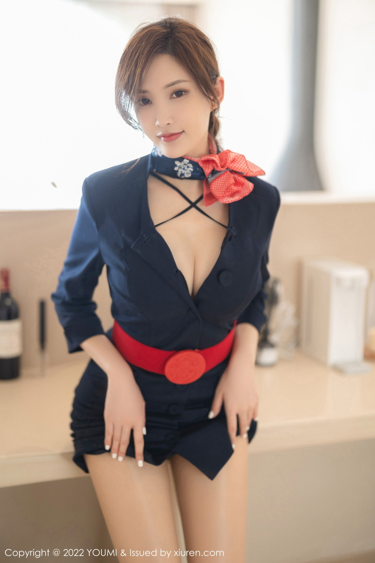 xgyw.top_[YouMi尤蜜荟]Vol.858_女神奶瓶土肥圆性感深色制服套装半脱秀丰满身材迷人诱惑写真77P