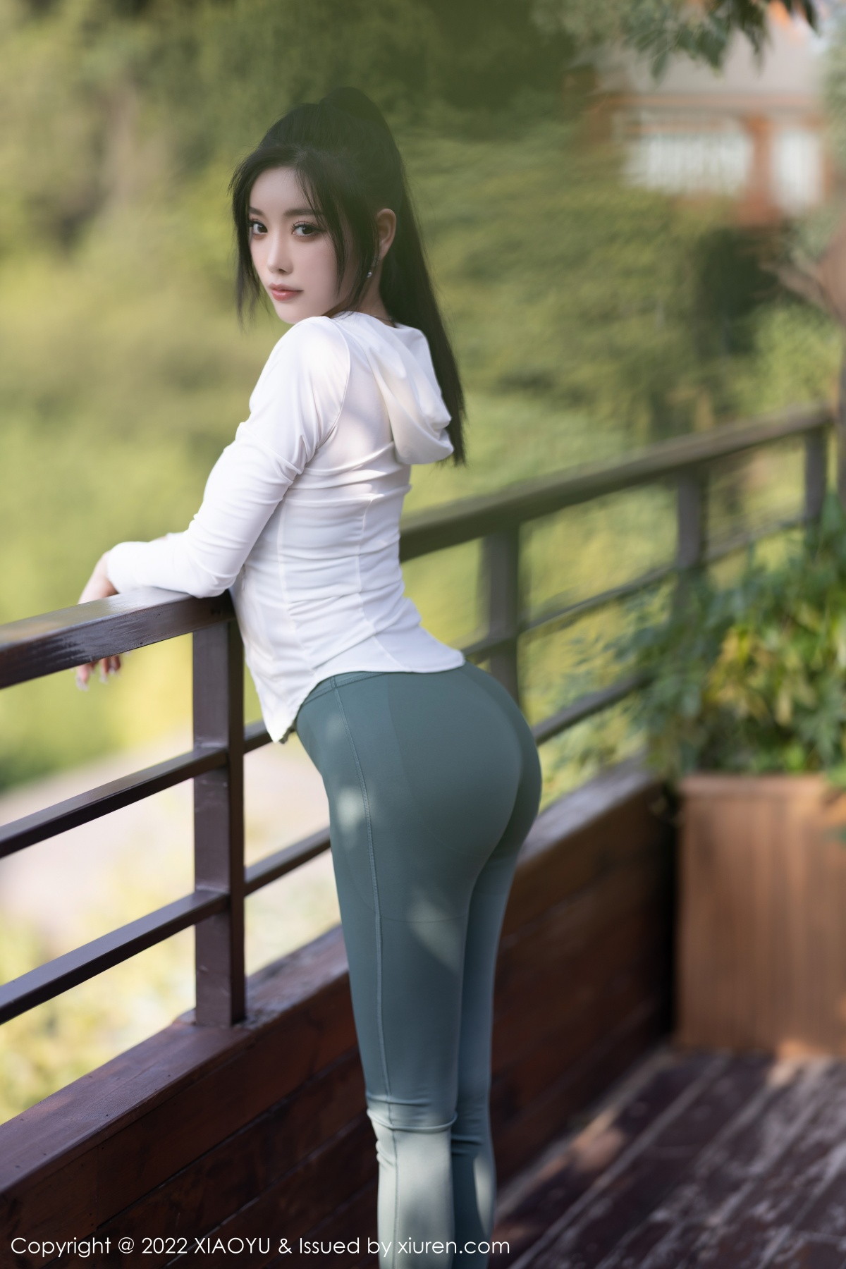 xgyw.top_[XiaoYu画语界]Vol.892_女神杨晨晨Yome性感白色外衣配紧身长裤秀完美身材诱惑写真95P