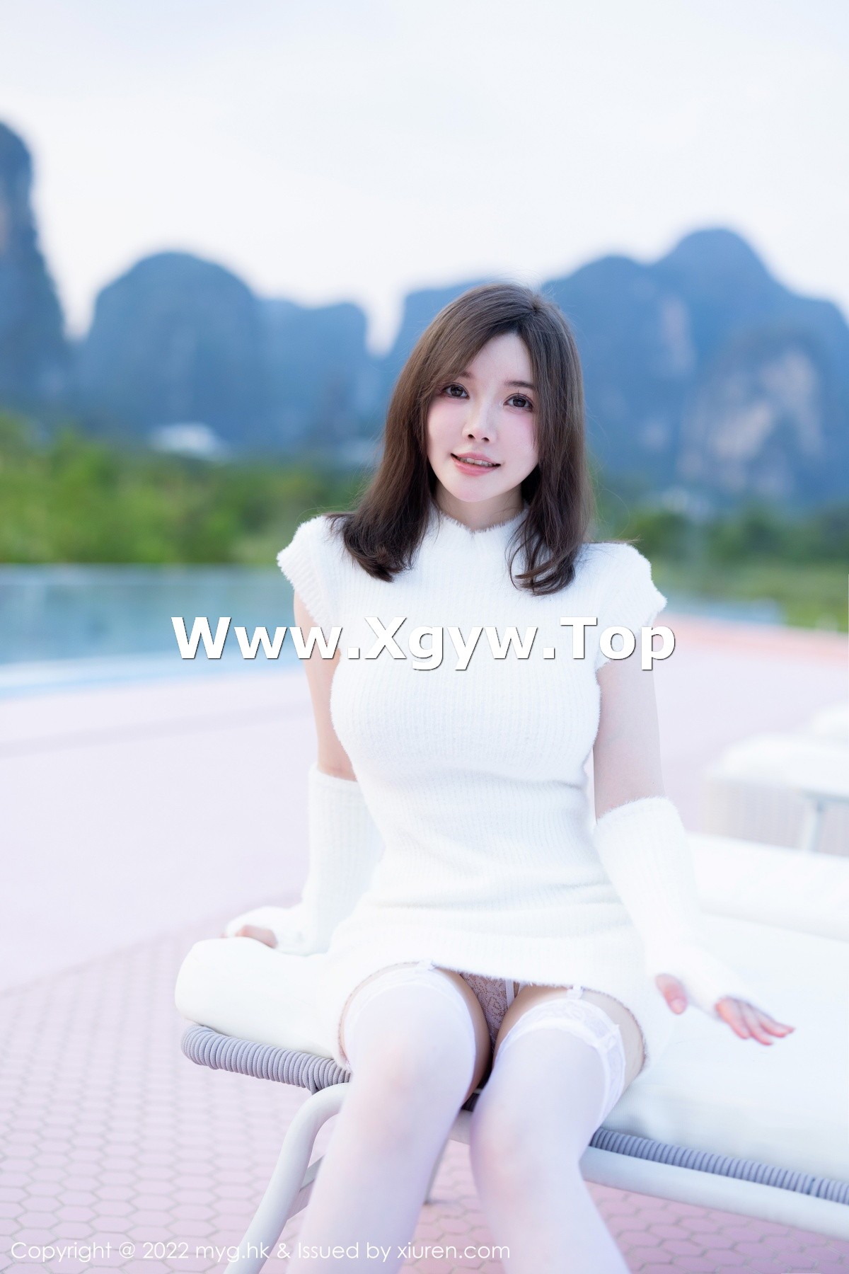 xgyw.top_[MyGirl美媛馆]Vol.644_模特糯美子脱性感白色连衣短裙露蕾丝内衣配白丝吊袜诱惑写真65P
