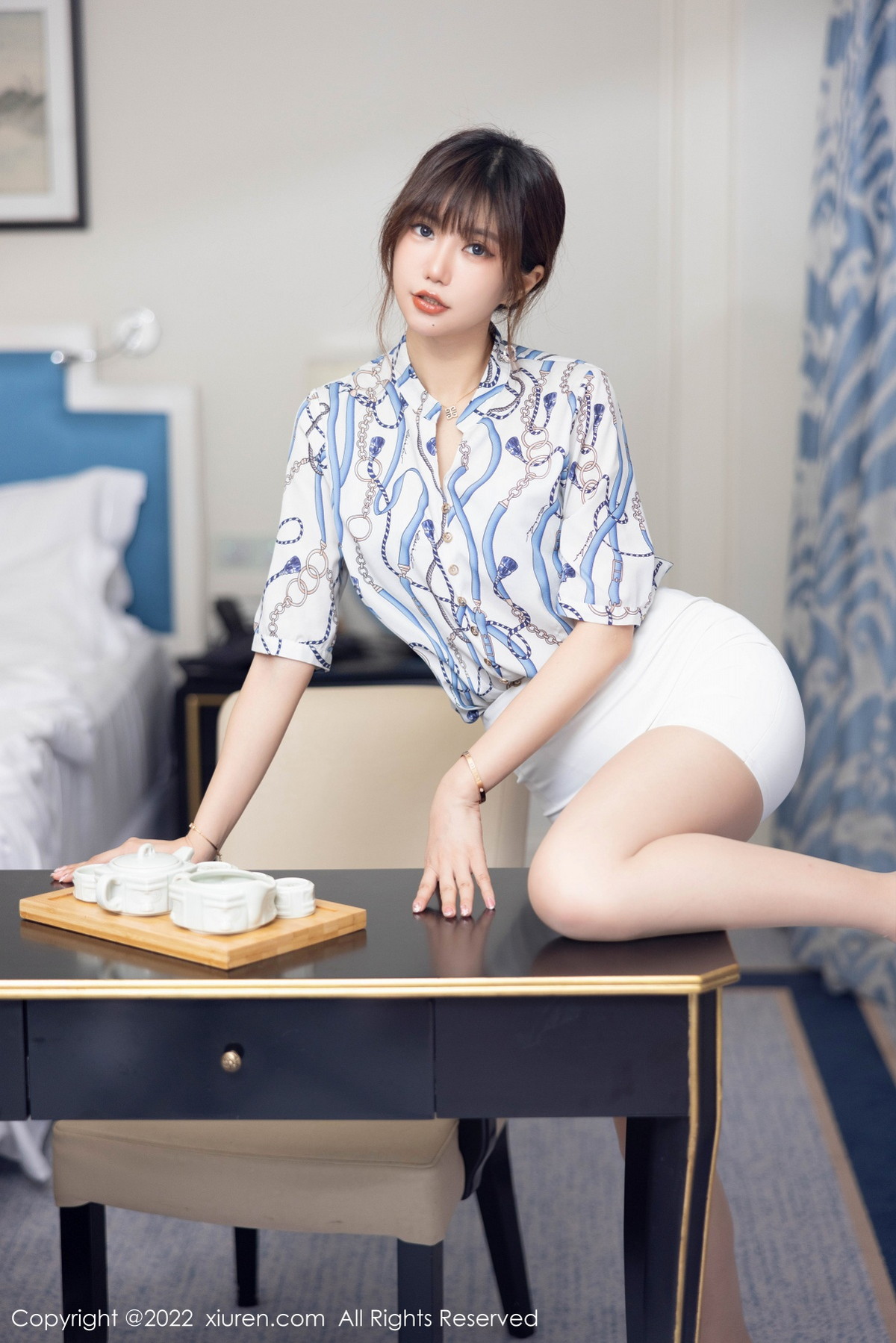 xgyw.top_XiuRen第5775期_女神绮里嘉ula性感图案T恤配白色短裙露原色丝袜撩人诱惑写真102P