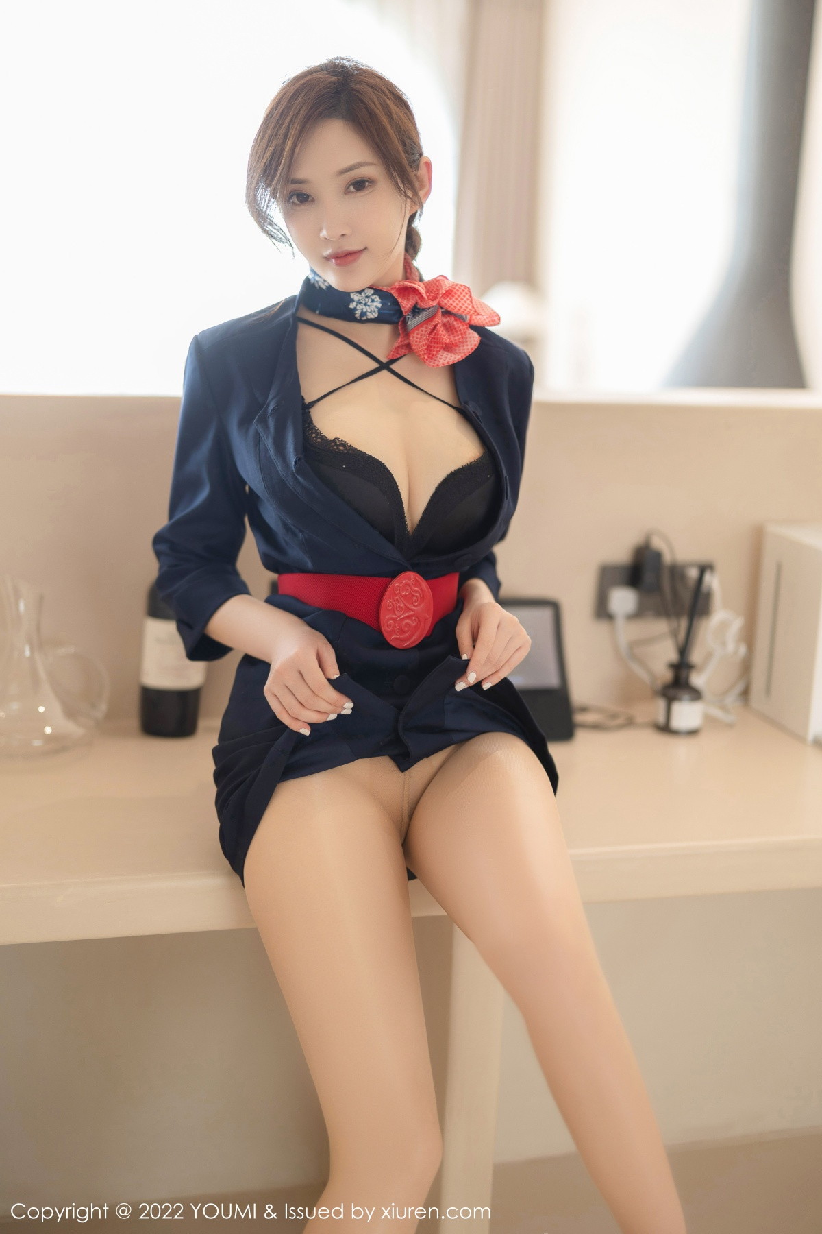 xgyw.top_[YouMi尤蜜荟]Vol.858_女神奶瓶土肥圆性感深色制服套装半脱秀丰满身材迷人诱惑写真77P
