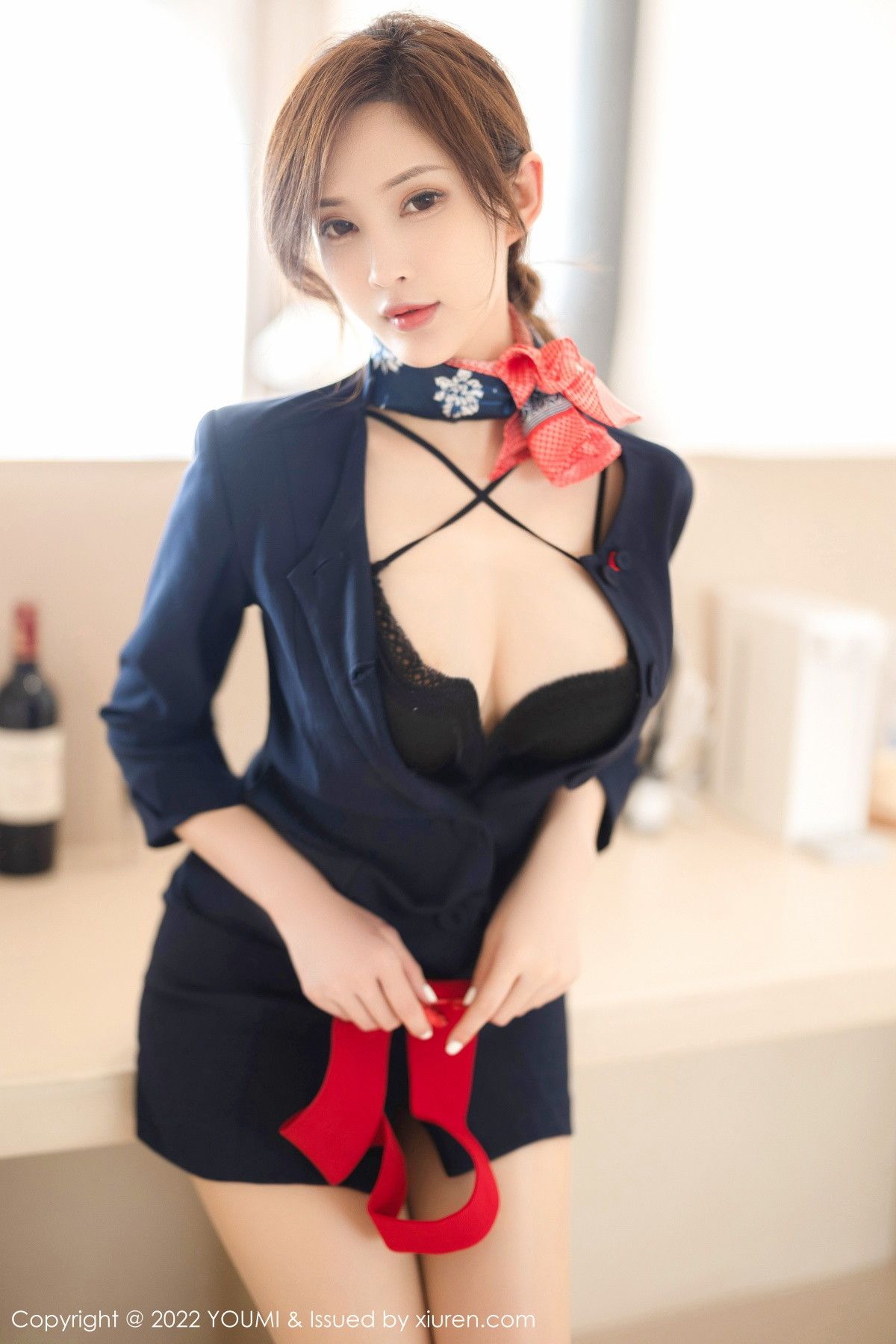 xgyw.top_[YouMi尤蜜荟]Vol.858_女神奶瓶土肥圆性感深色制服套装半脱秀丰满身材迷人诱惑写真77P