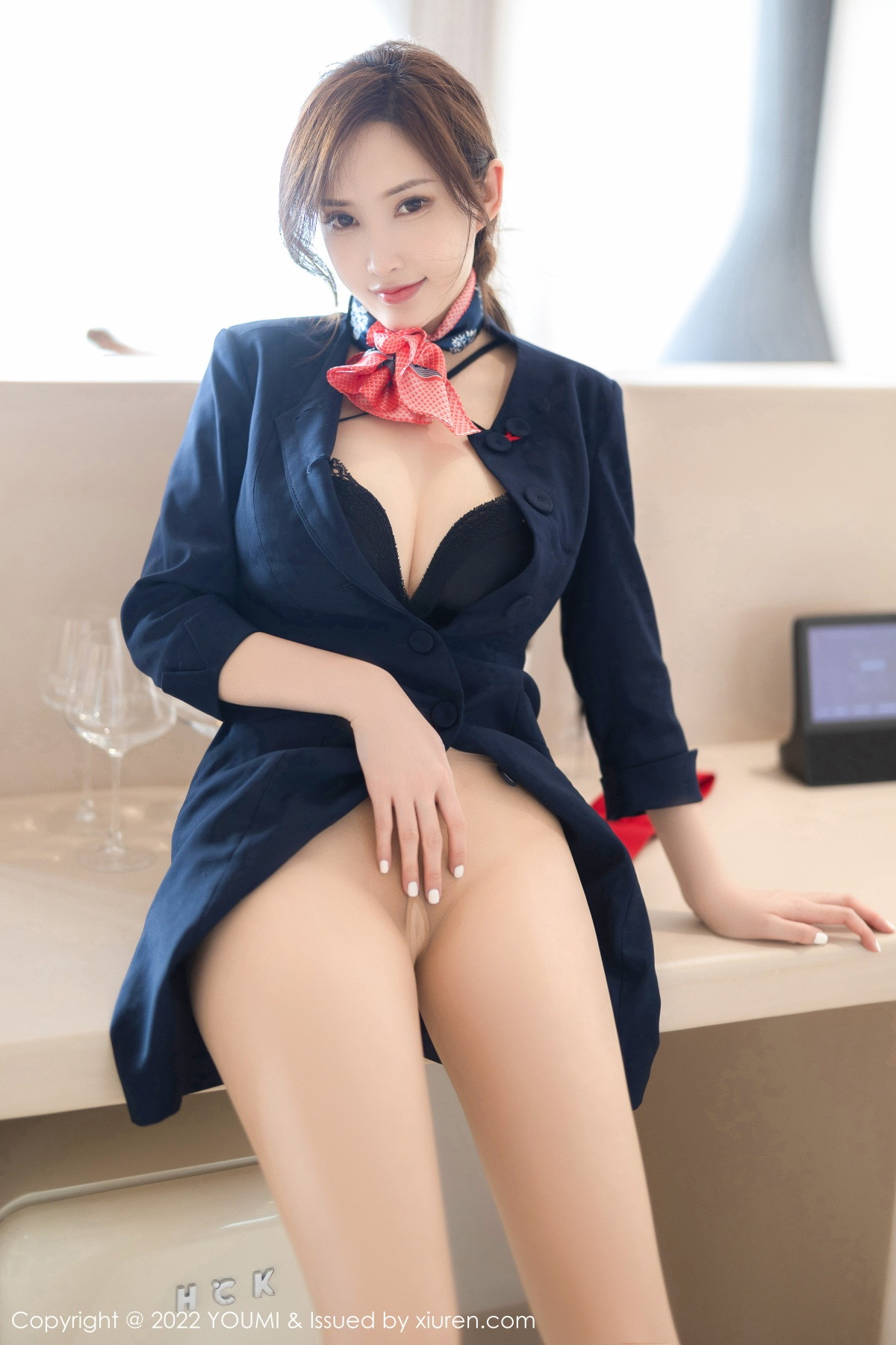 xgyw.top_[YouMi尤蜜荟]Vol.858_女神奶瓶土肥圆性感深色制服套装半脱秀丰满身材迷人诱惑写真77P