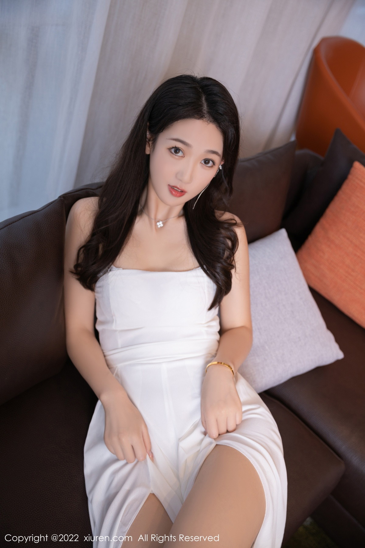 xgyw.top_XiuRen第5783期_模特唐安琪私房性感白色连衣裙露白色内衣秀曼妙身姿诱惑写真82P