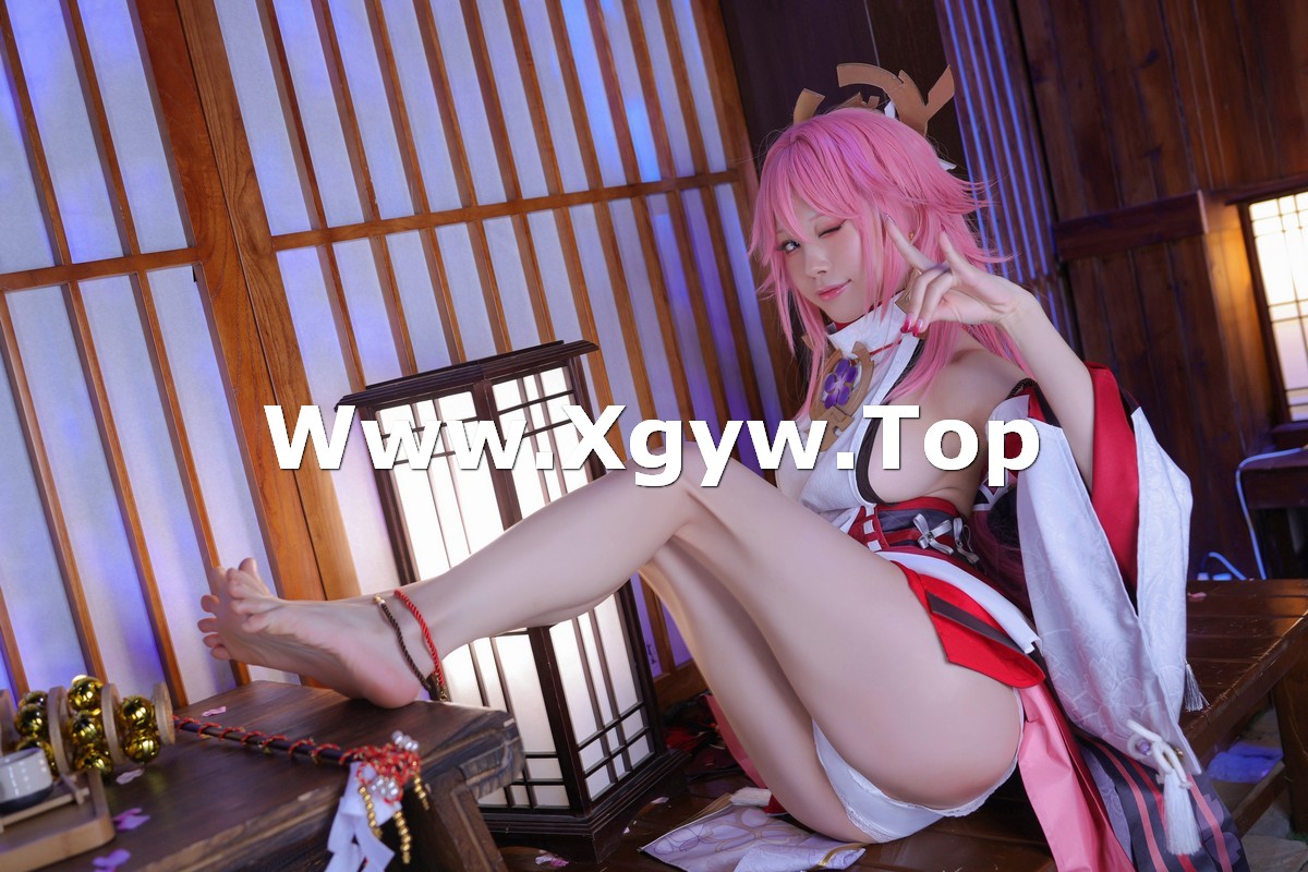 xgyw.top_动漫博主水淼Aqua八重神子主题私房日系风白色连体衣秀惹火身材诱惑写真52P