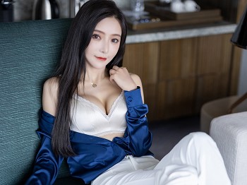 XiuRen第5790期_校花王馨瑶yanni蓝色上衣配白长裤半脱露性感内衣迷人骚扰写真90P