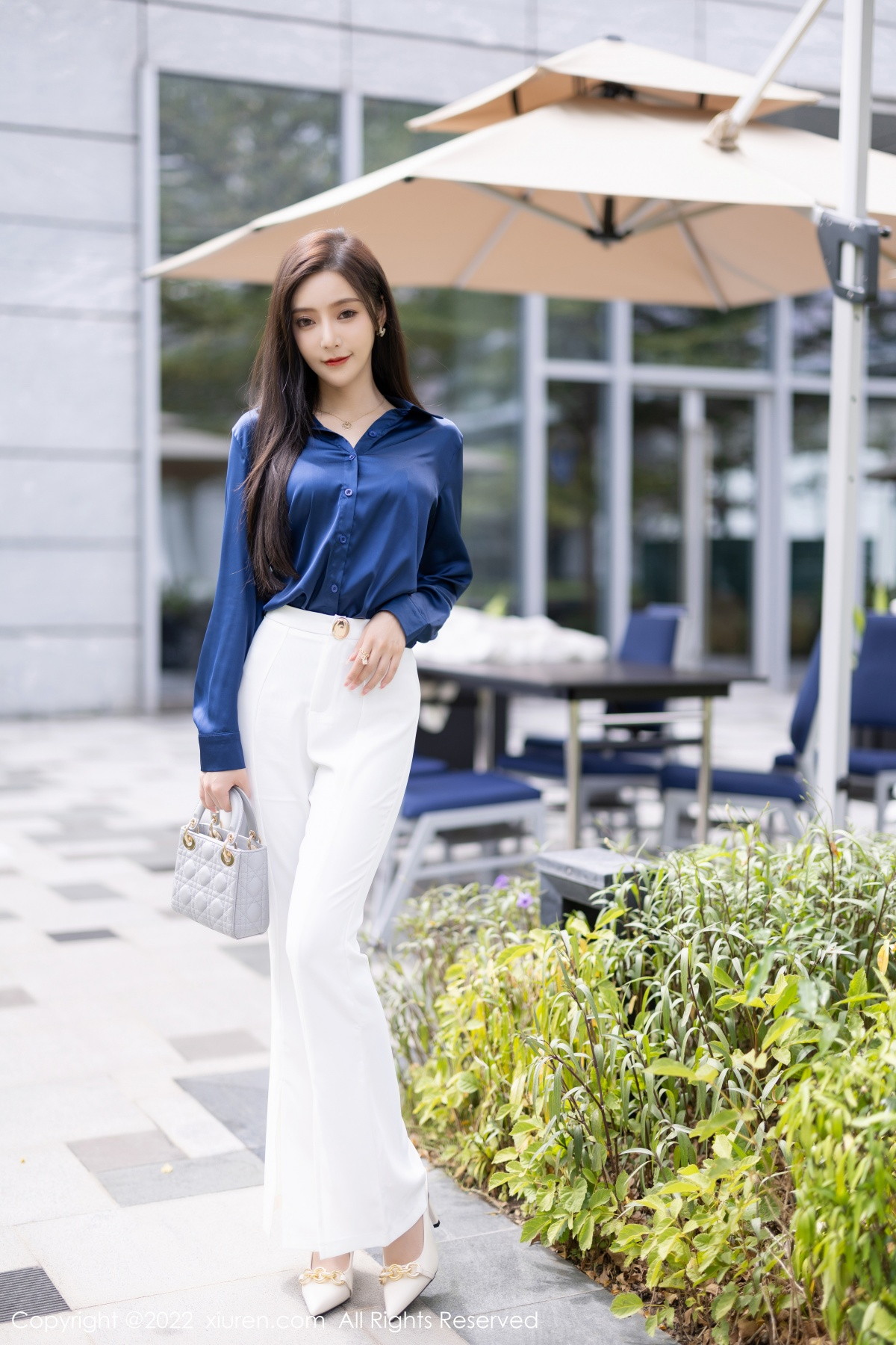 xgyw.top_XiuRen第5790期_女神王馨瑶yanni蓝色上衣配白长裤半脱露性感内衣迷人诱惑写真90P