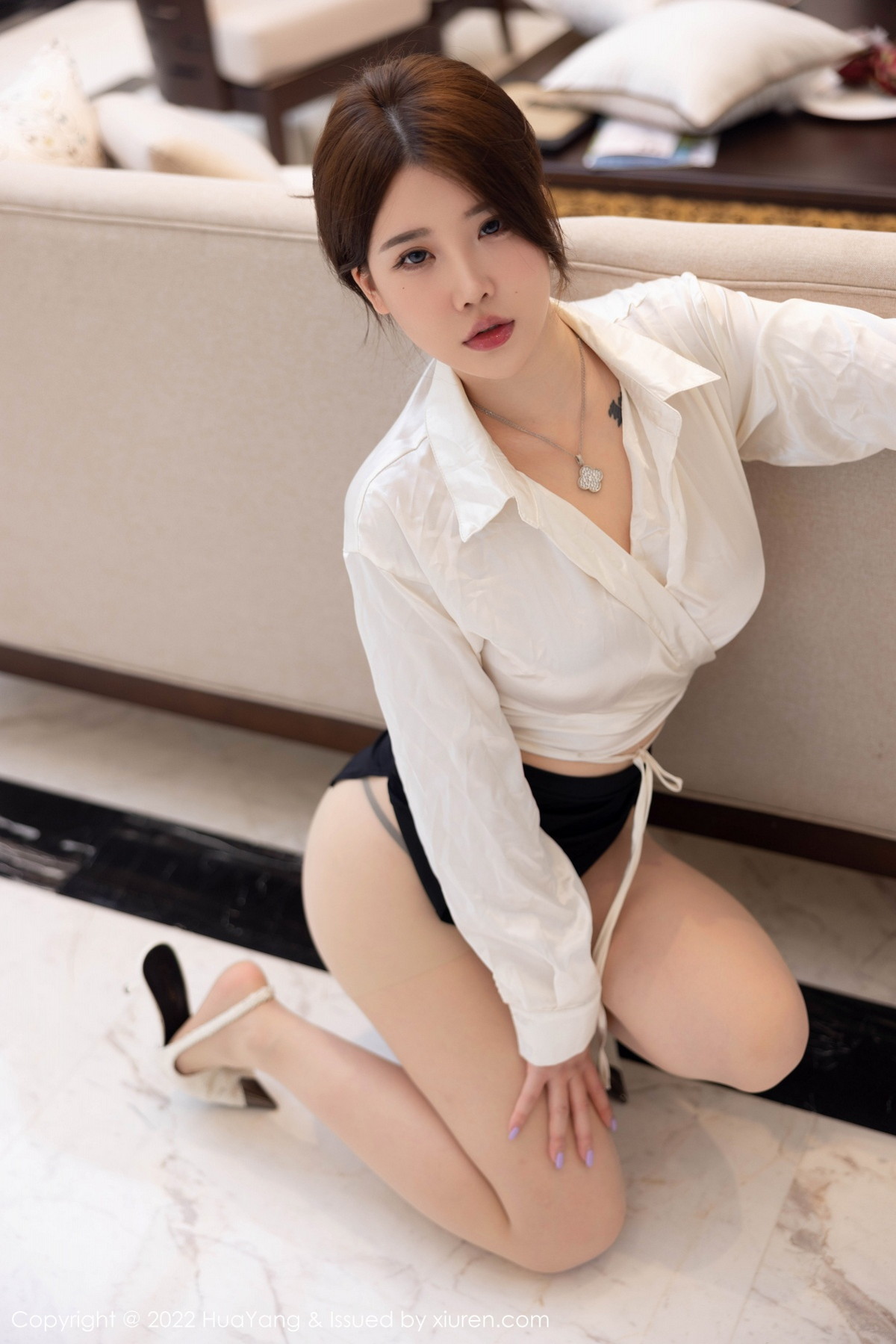 xgyw.top_[HuaYang花漾]Vol.516_模特小海臀Rena西双版纳旅拍黑短裙下无内肉丝秀翘臀诱惑写真83P