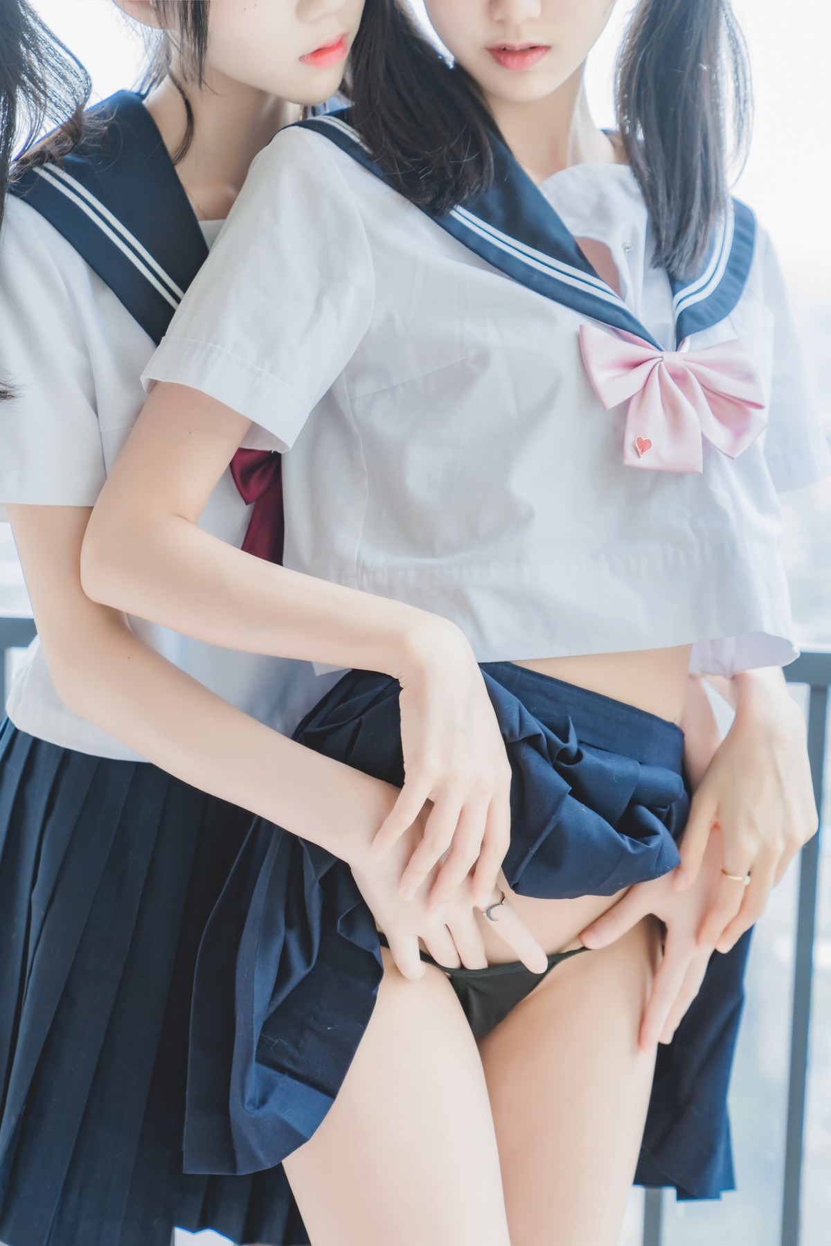 xgyw.top_萌系小姐姐木绵绵OwO＆桜桃喵她主题性感姐妹花JK制服系列秀美腿诱惑写真37P