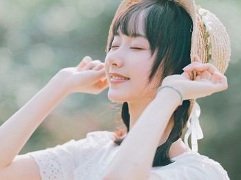 萌系大姐姐木绵绵OwO夏日彩虹主题户外夏日性感白色连衣裙配运动鞋性感写真29P