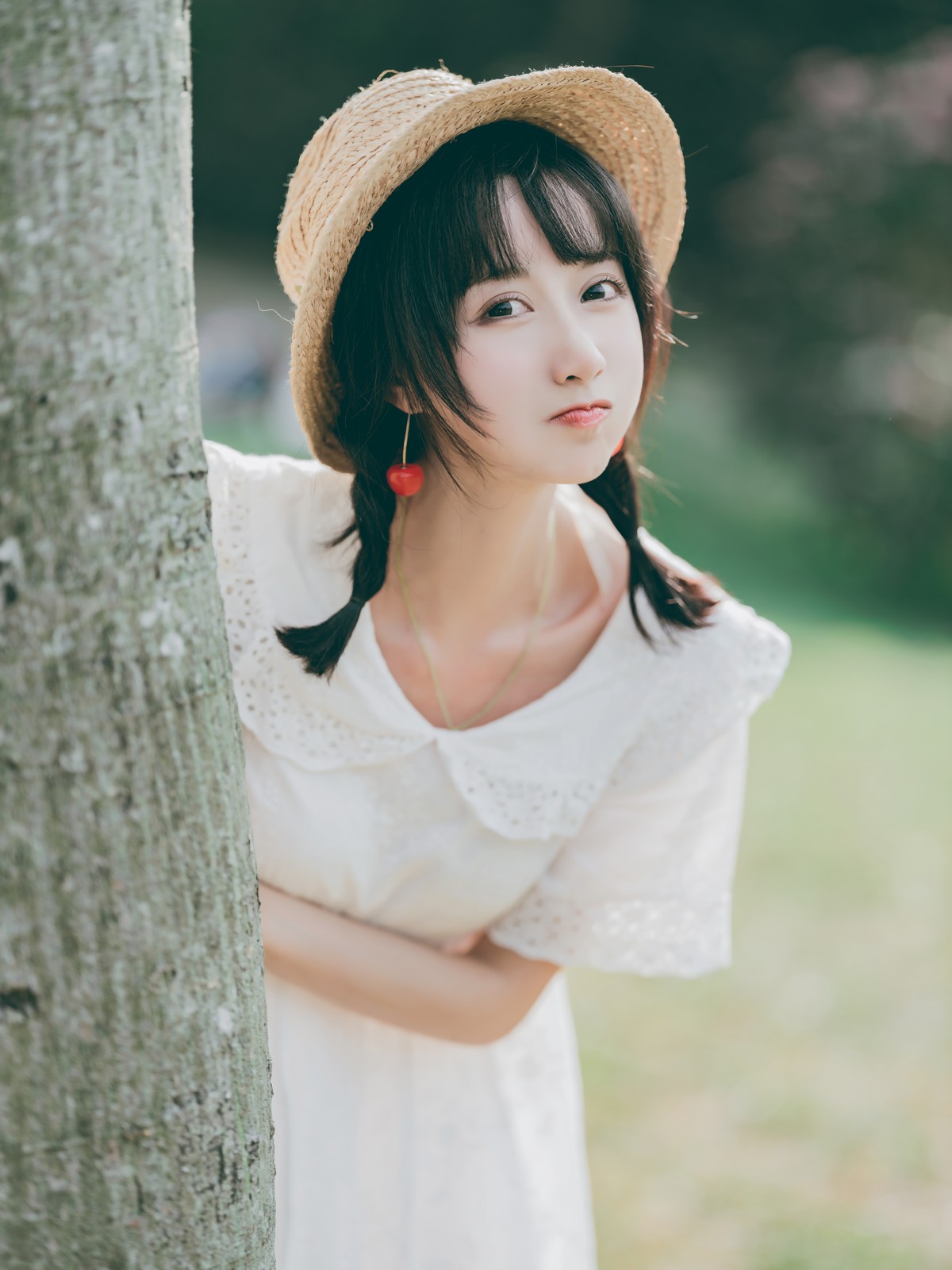 xgyw.top_萌系小姐姐木绵绵OwO夏日彩虹主题户外夏日性感白色连衣裙配运动鞋靓丽写真29P