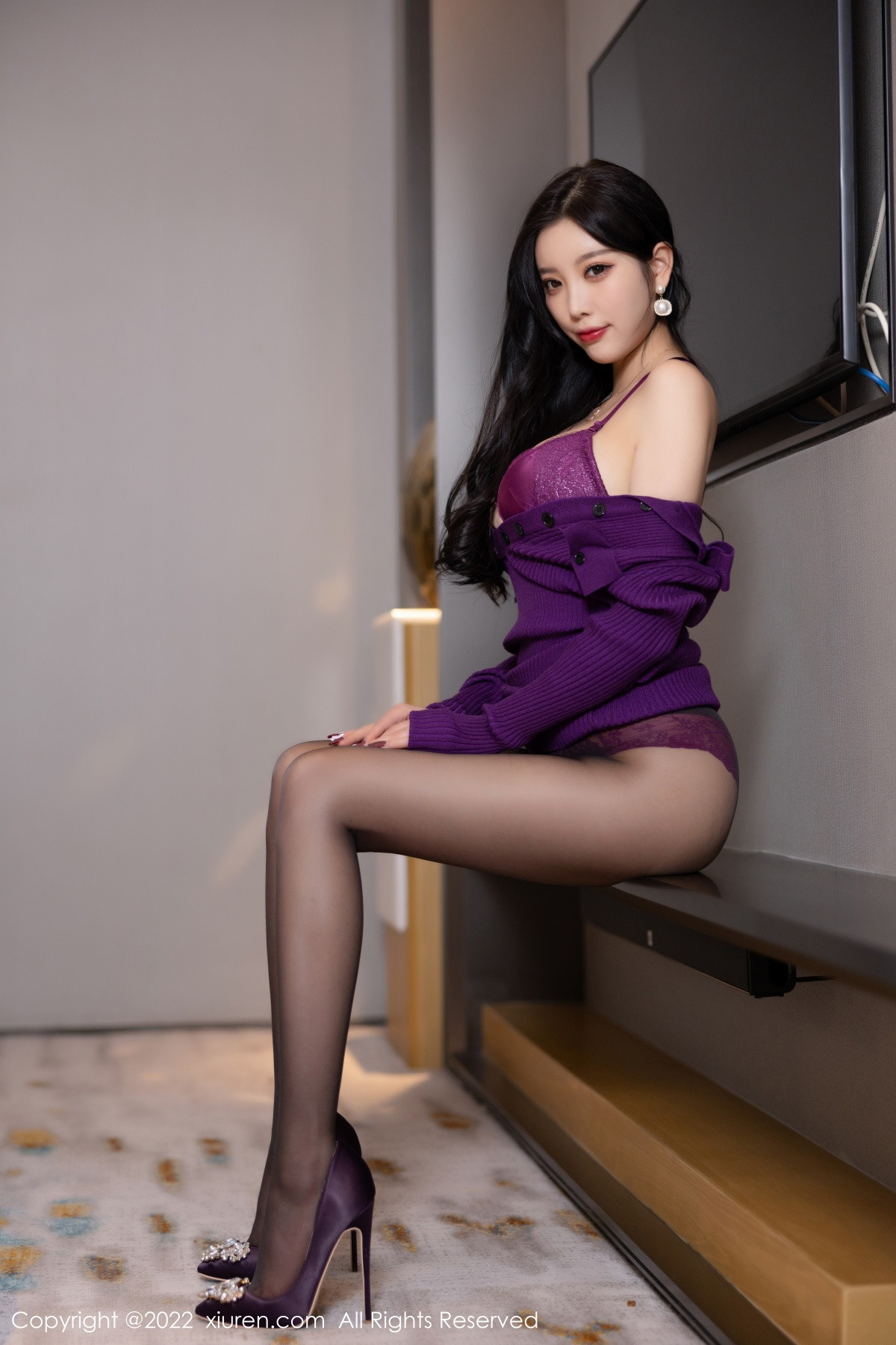xgyw.top_XiuRen第5798期_女神杨晨晨Yome半脱紫色毛线连衣短裙露红色内衣完美诱惑写真89P