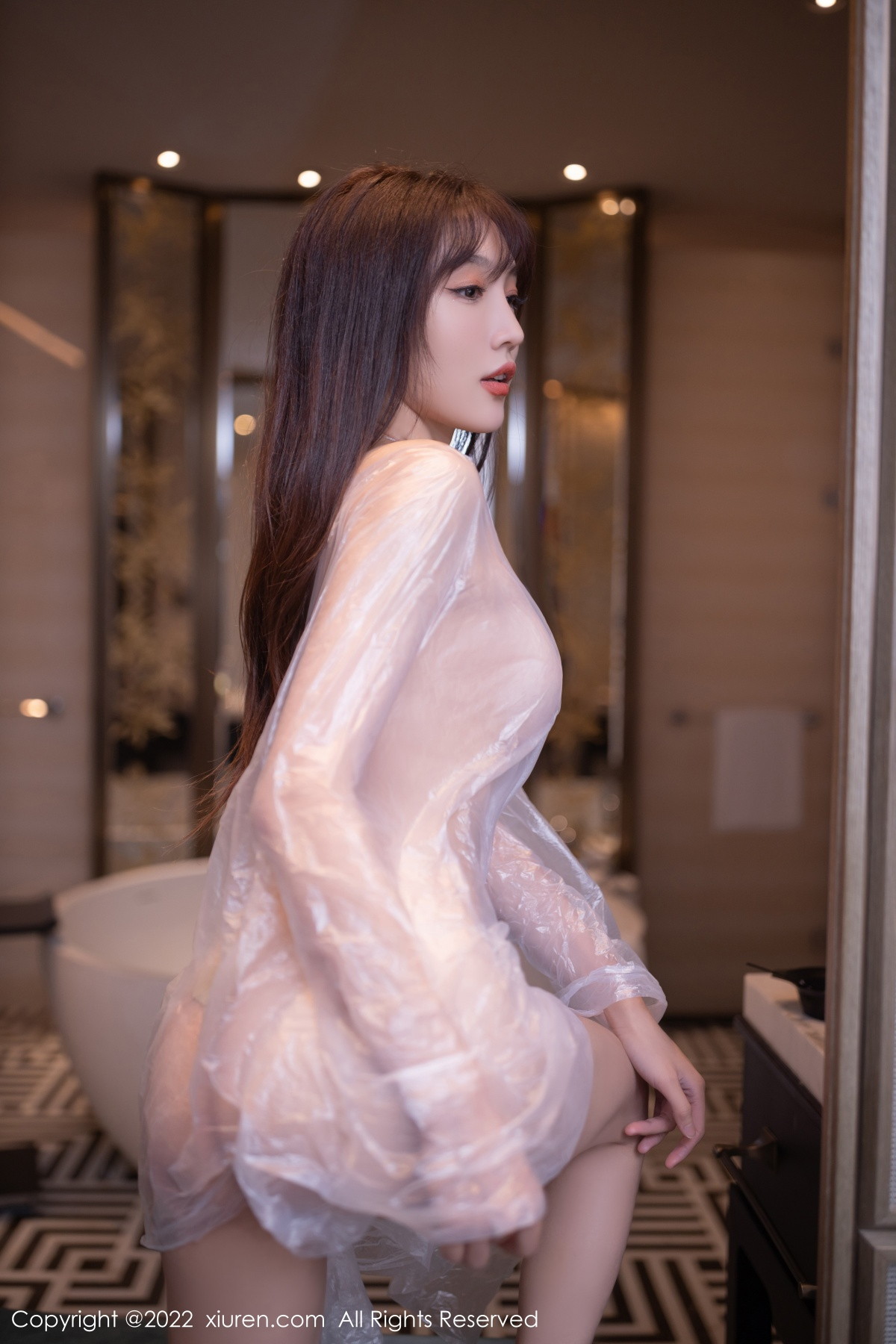 xgyw.top_XiuRen第5805期_模特陆萱萱北京旅拍染发主题白色薄透胶衣秀火辣身材诱惑写真72P