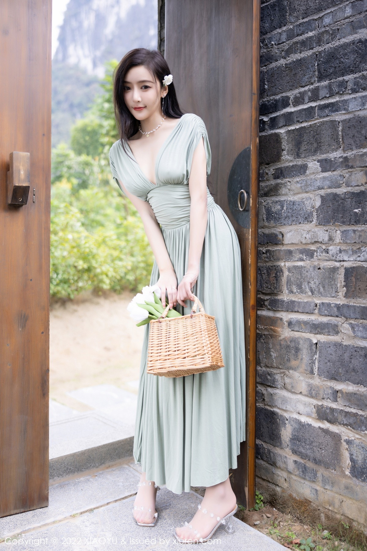 xgyw.top_[XiaoYu画语界]Vol.896_女神王馨瑶yanni杭州旅拍灰绿色连衣裙 白色比基尼迷人诱惑写真93P