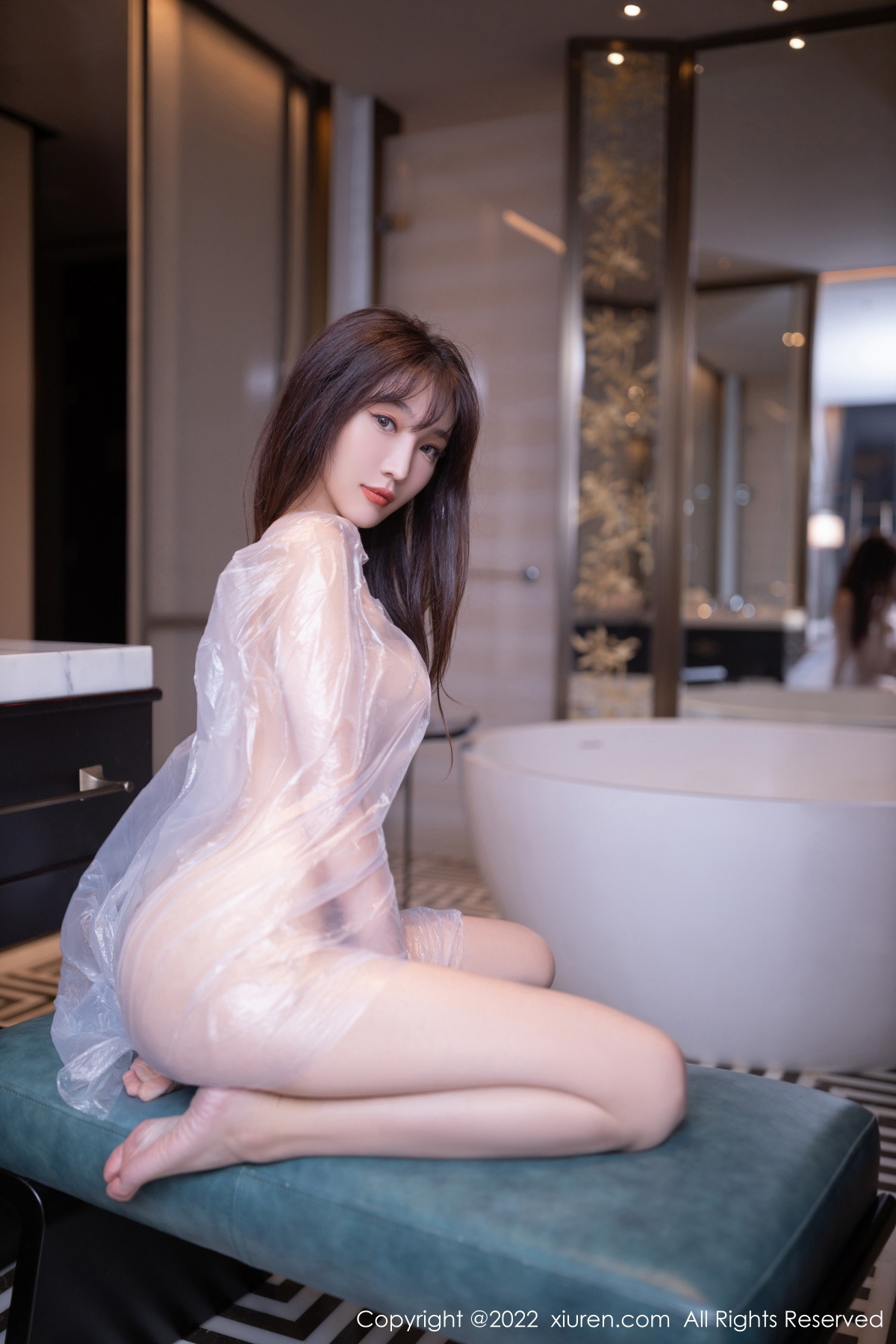xgyw.top_XiuRen第5805期_模特陆萱萱北京旅拍染发主题白色薄透胶衣秀火辣身材诱惑写真72P