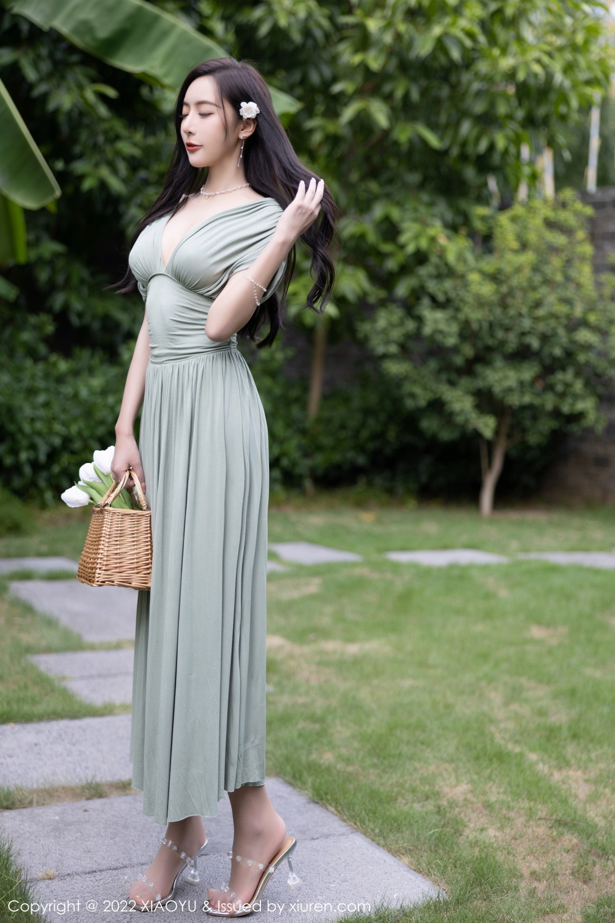 xgyw.top_[XiaoYu画语界]Vol.896_女神王馨瑶yanni杭州旅拍灰绿色连衣裙 白色比基尼迷人诱惑写真93P