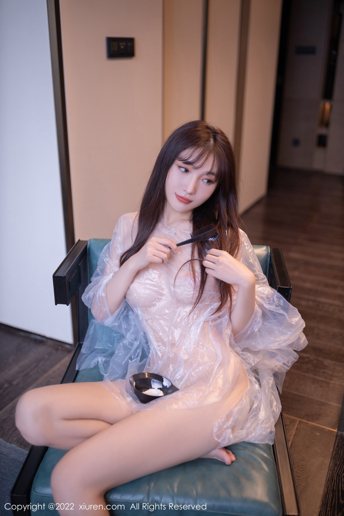 xgyw.top_XiuRen第5805期_模特陆萱萱北京旅拍染发主题白色薄透胶衣秀火辣身材诱惑写真72P