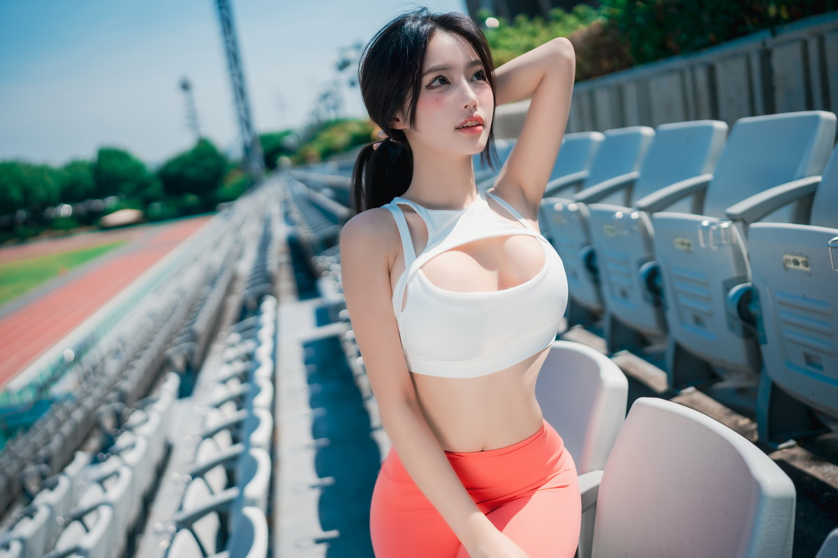 xgyw.top_[DJAWA]No.217_模特Linda_Loose and Tight Coral主题红色紧身裤秀惹火身材诱惑写真47P