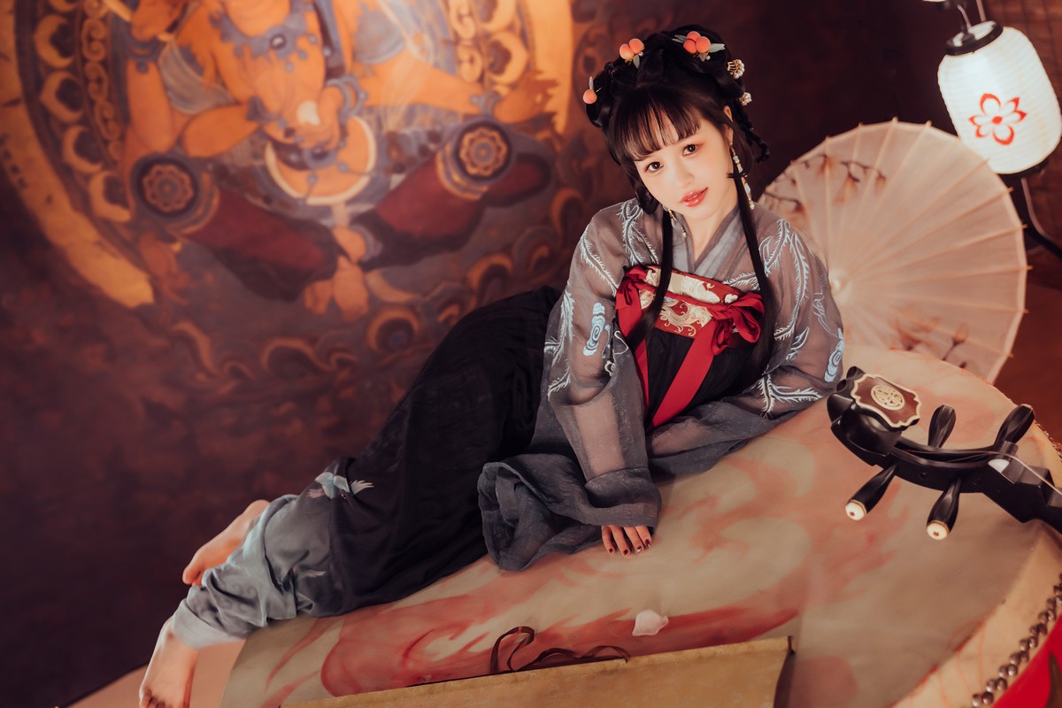 xgyw.top_网络美少女晕崽Zz小琵琶精主题私房日系古典风脱性感服饰露火辣身材诱惑写真100P