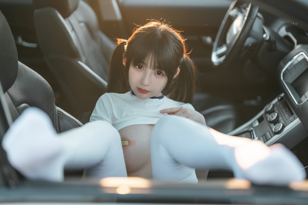 xgyw.top_网络美女桜井宁宁体操服主题户外性感运动装配白丝袜秀翘臀美腿撩人诱惑写真75P