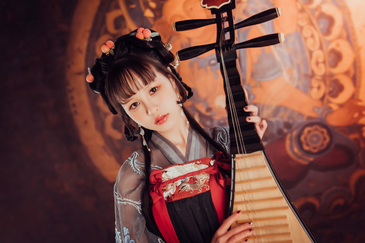 xgyw.top_网络美少女晕崽Zz小琵琶精主题私房日系古典风脱性感服饰露火辣身材诱惑写真100P