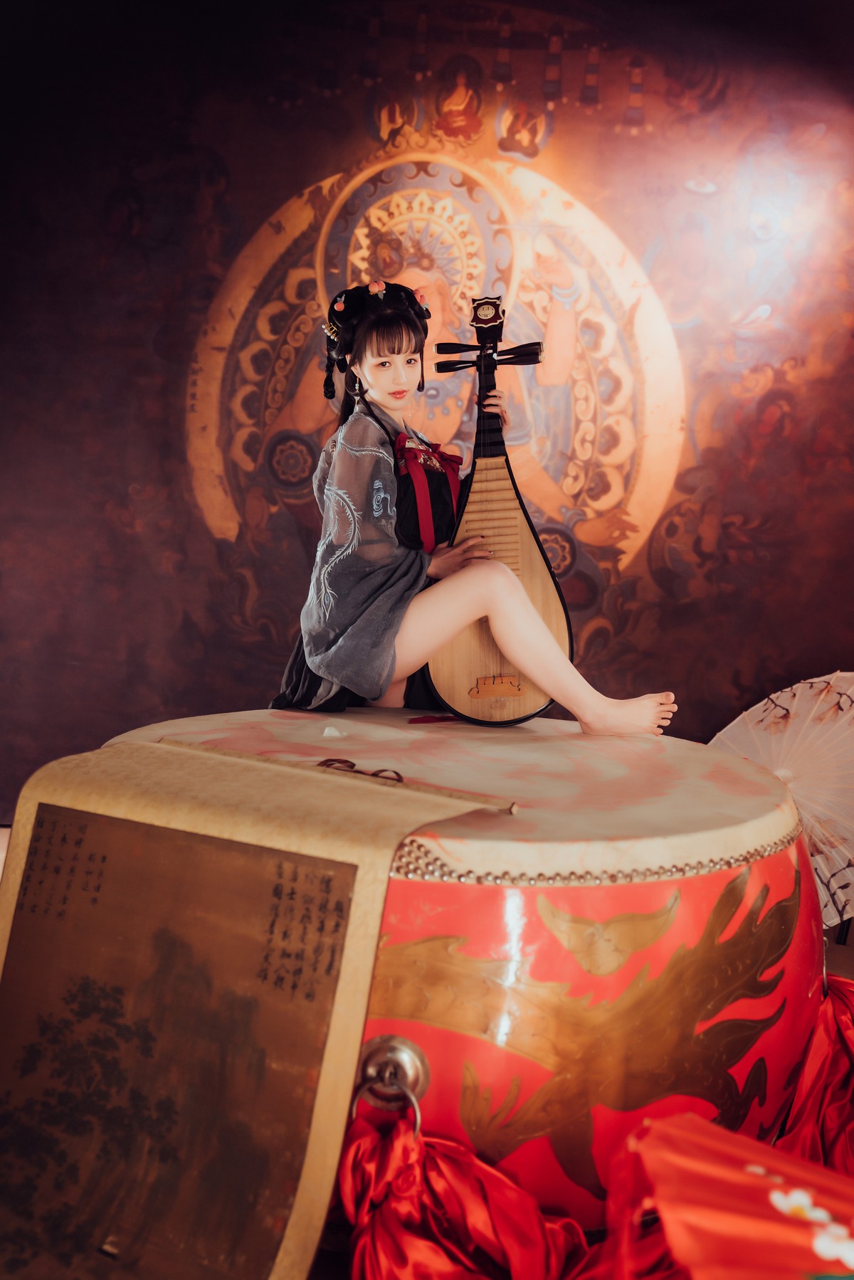 xgyw.top_网络美少女晕崽Zz小琵琶精主题私房日系古典风脱性感服饰露火辣身材诱惑写真100P