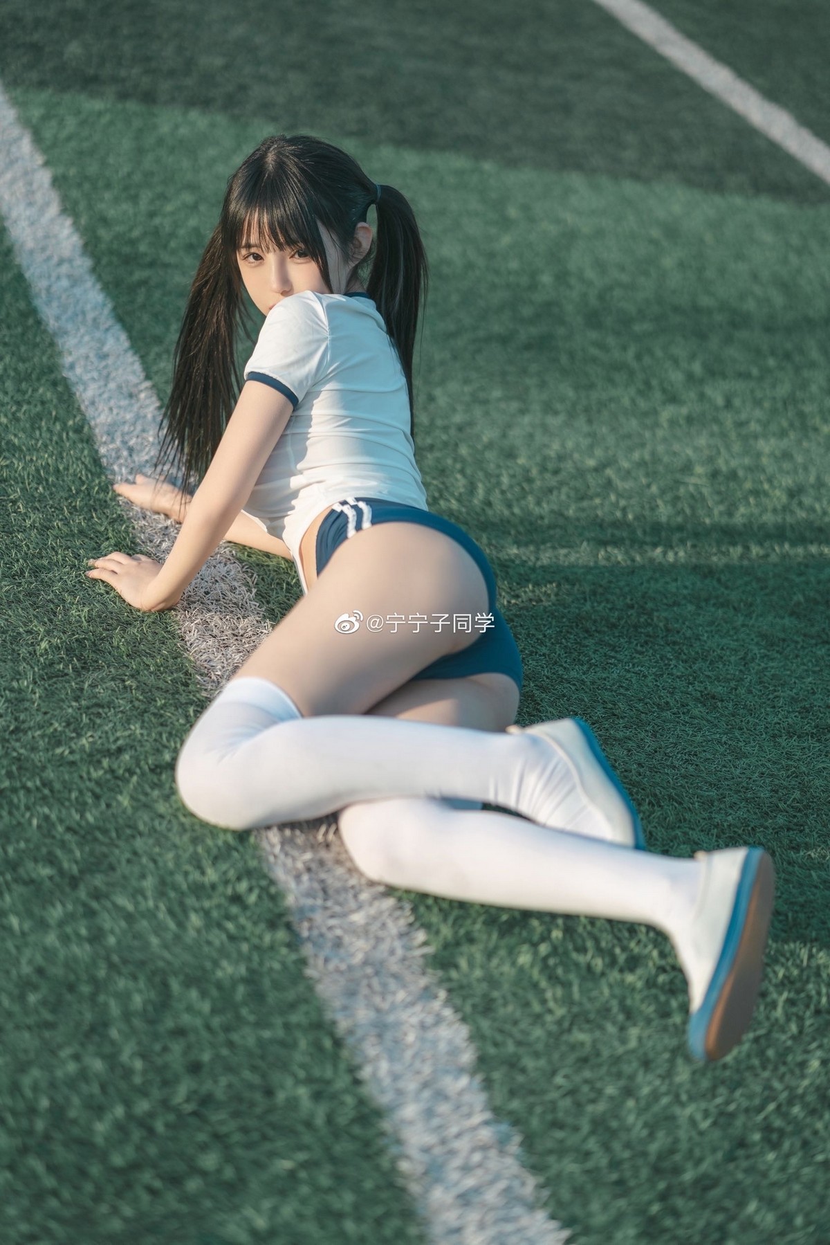 xgyw.top_网络美女桜井宁宁体操服主题户外性感运动装配白丝袜秀翘臀美腿撩人诱惑写真75P