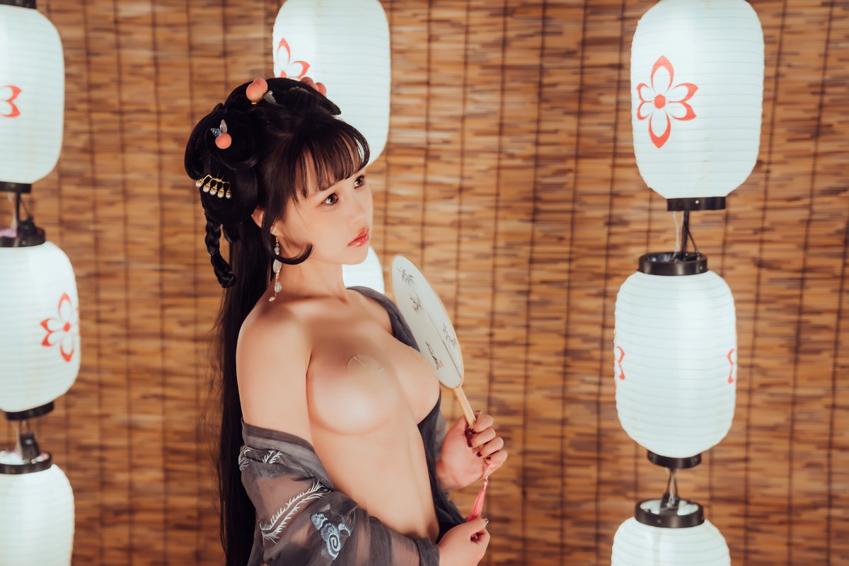 xgyw.top_网络美少女晕崽Zz小琵琶精主题私房日系古典风脱性感服饰露火辣身材诱惑写真100P