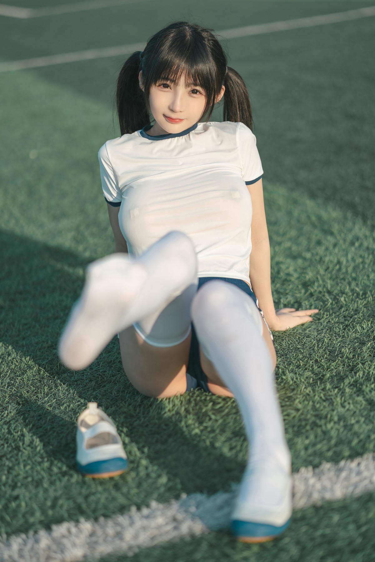xgyw.top_网络美女桜井宁宁体操服主题户外性感运动装配白丝袜秀翘臀美腿撩人诱惑写真75P